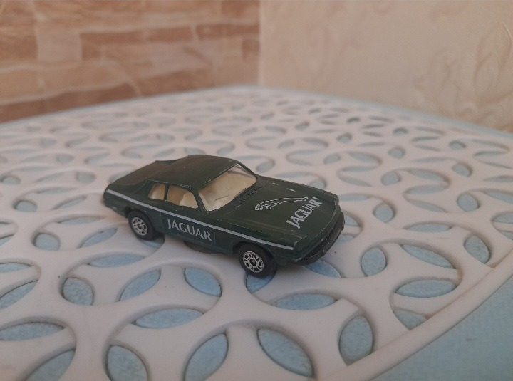 ماشین فلزی قدیمی جگوار کورگی انگلیس