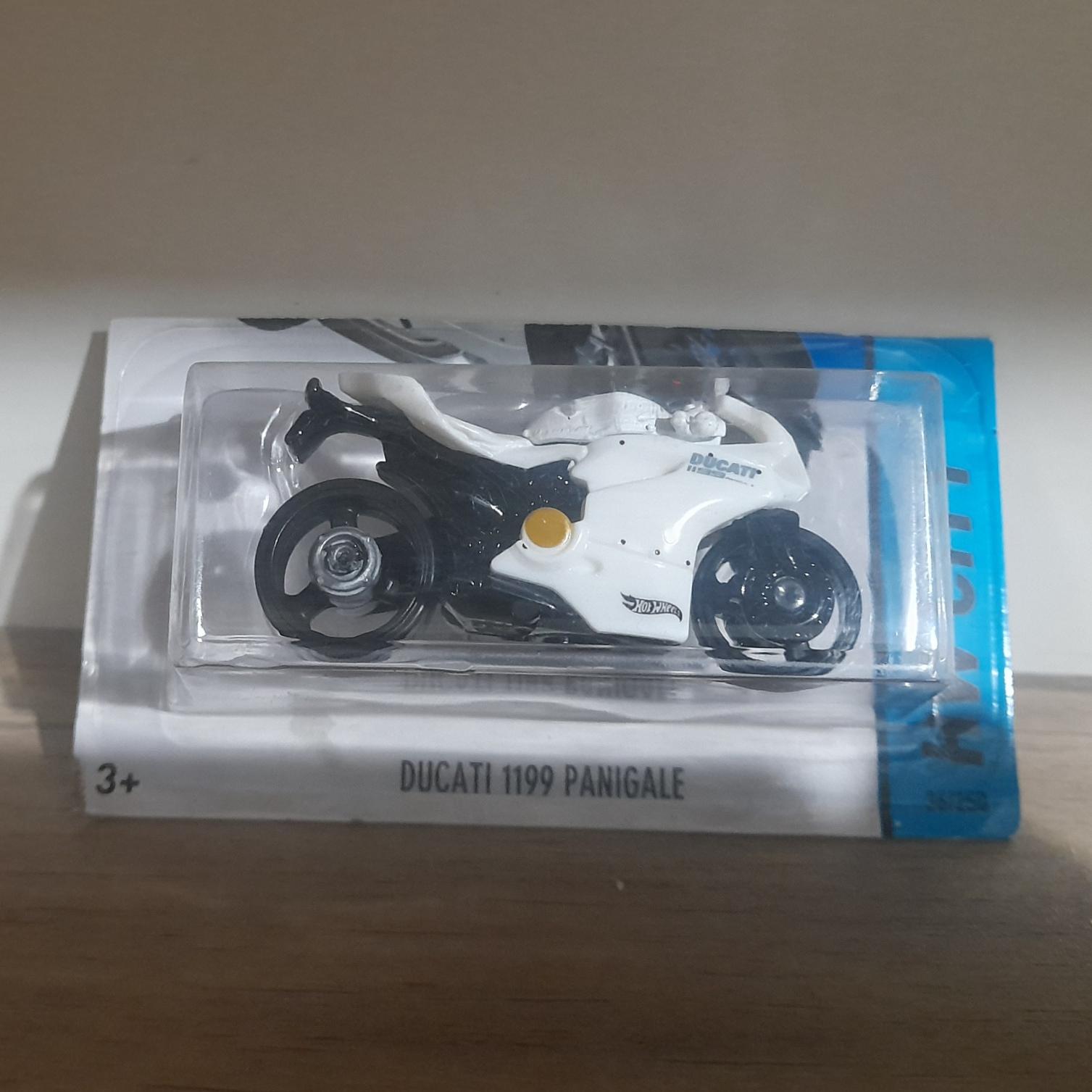 موتور فلزی دوگاتی هات ویلز