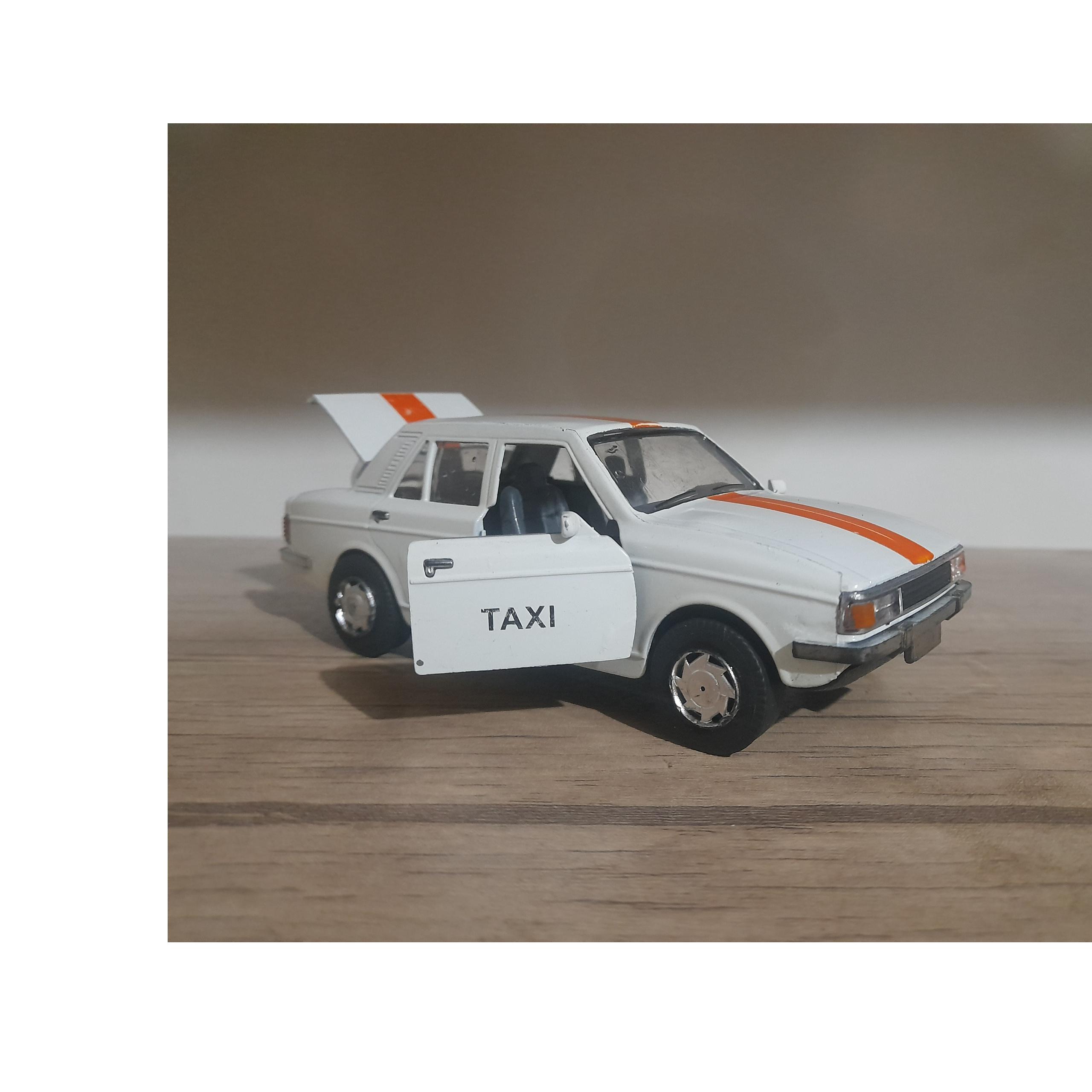 ماشین فلزی قدیمی پیکان تاکسی پگاه استار