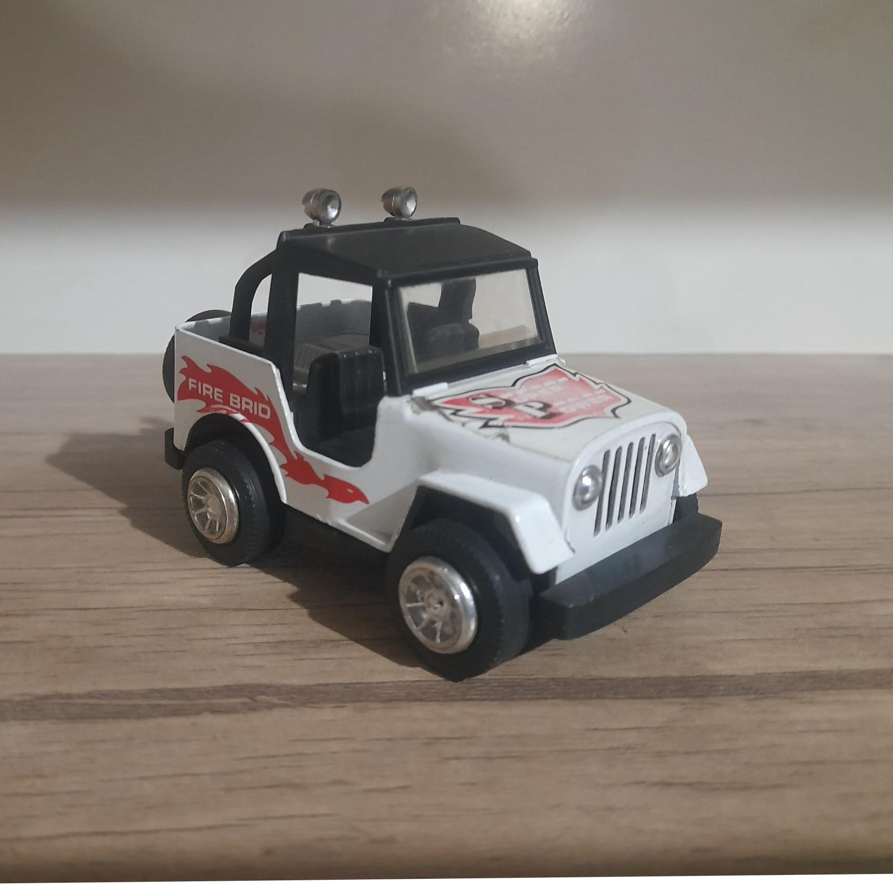 ماشین فلزی قدیمی کوکی هنگ کنگ