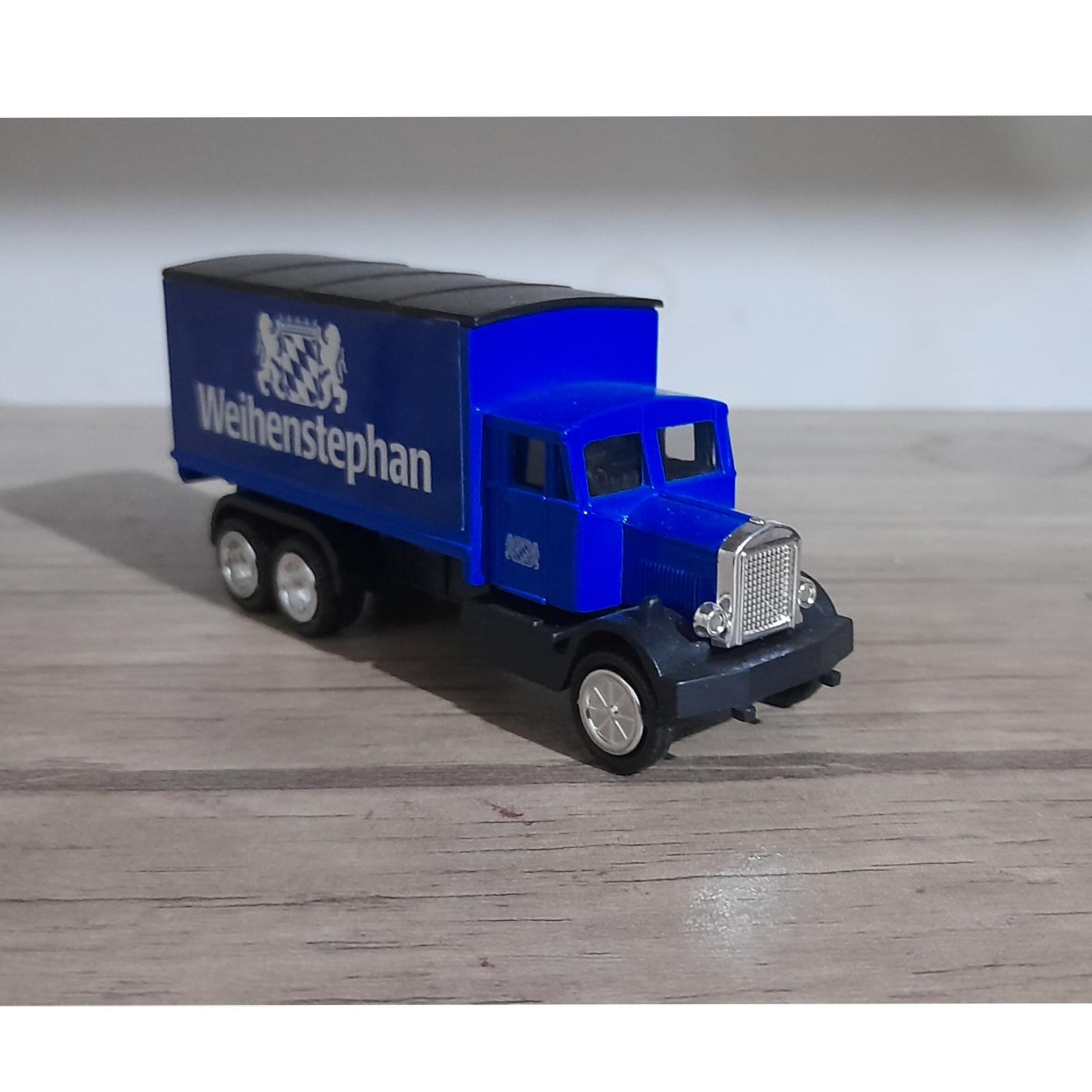 کامیون فلزی قدیمی