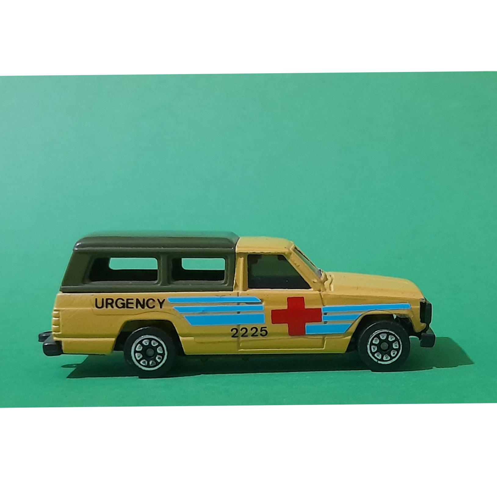 ماکت قدیمی آمبولانس دتسون گیزوال اسپانیا