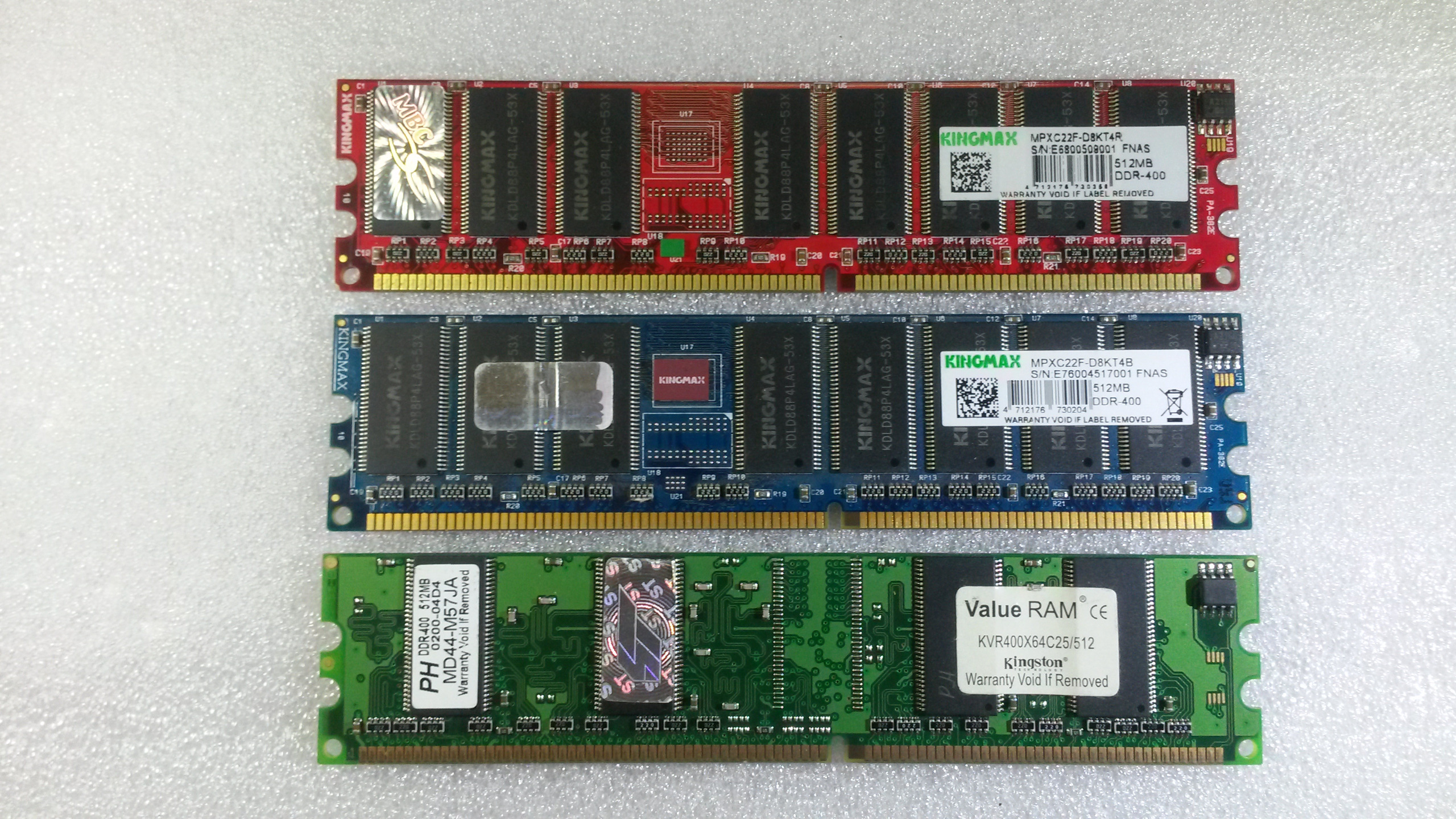 سه عدد RAM DDR 512MB