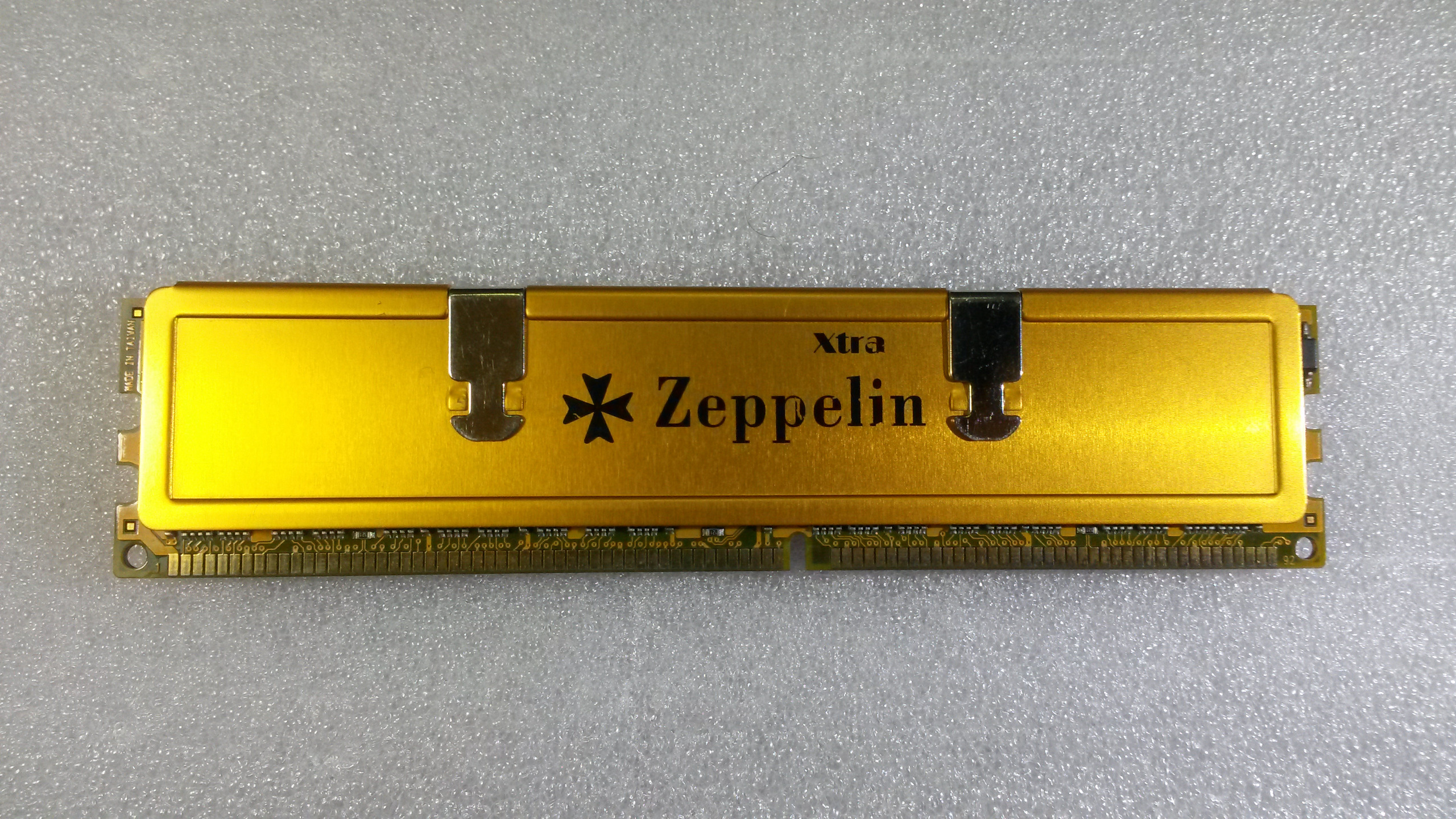 RAM DDR Zeppeline 1GB