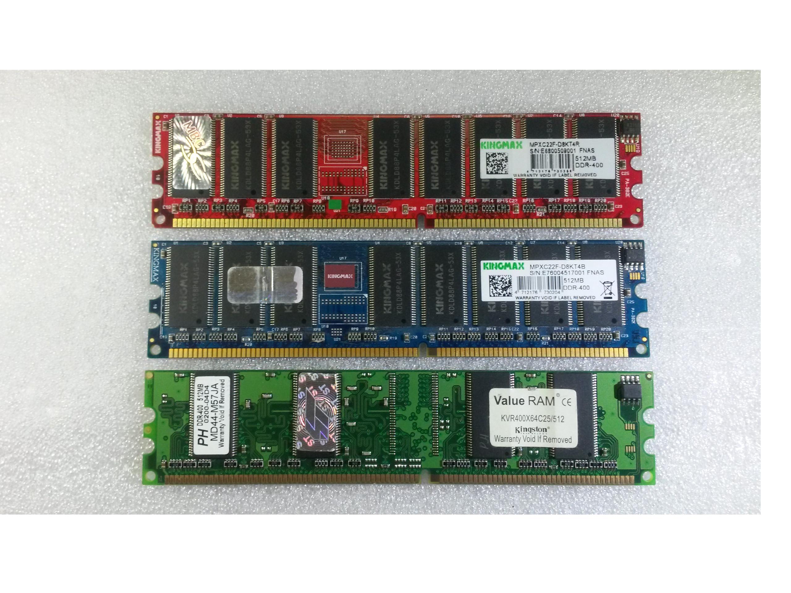 سه عدد RAM DDR 512MB