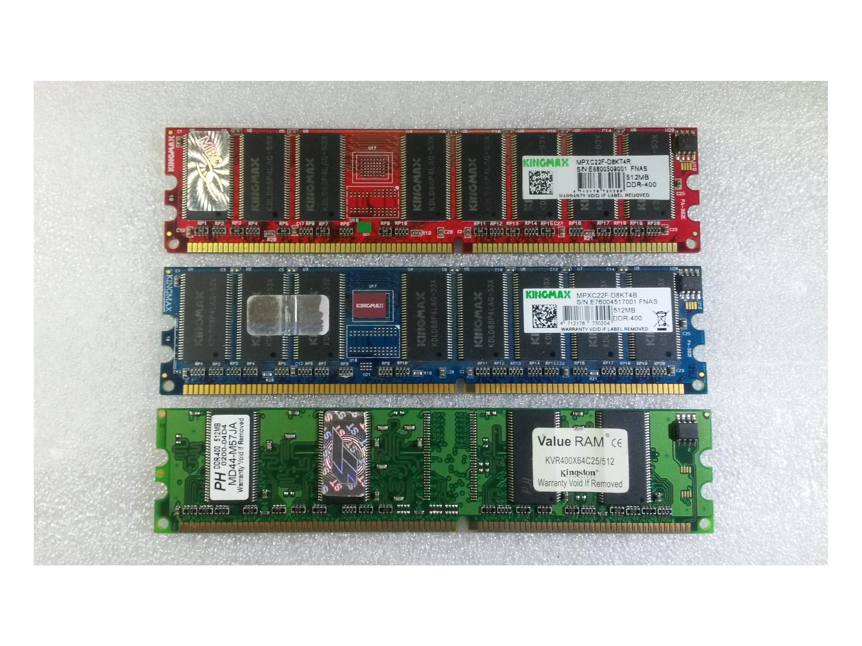 سه عدد RAM DDR 512MB