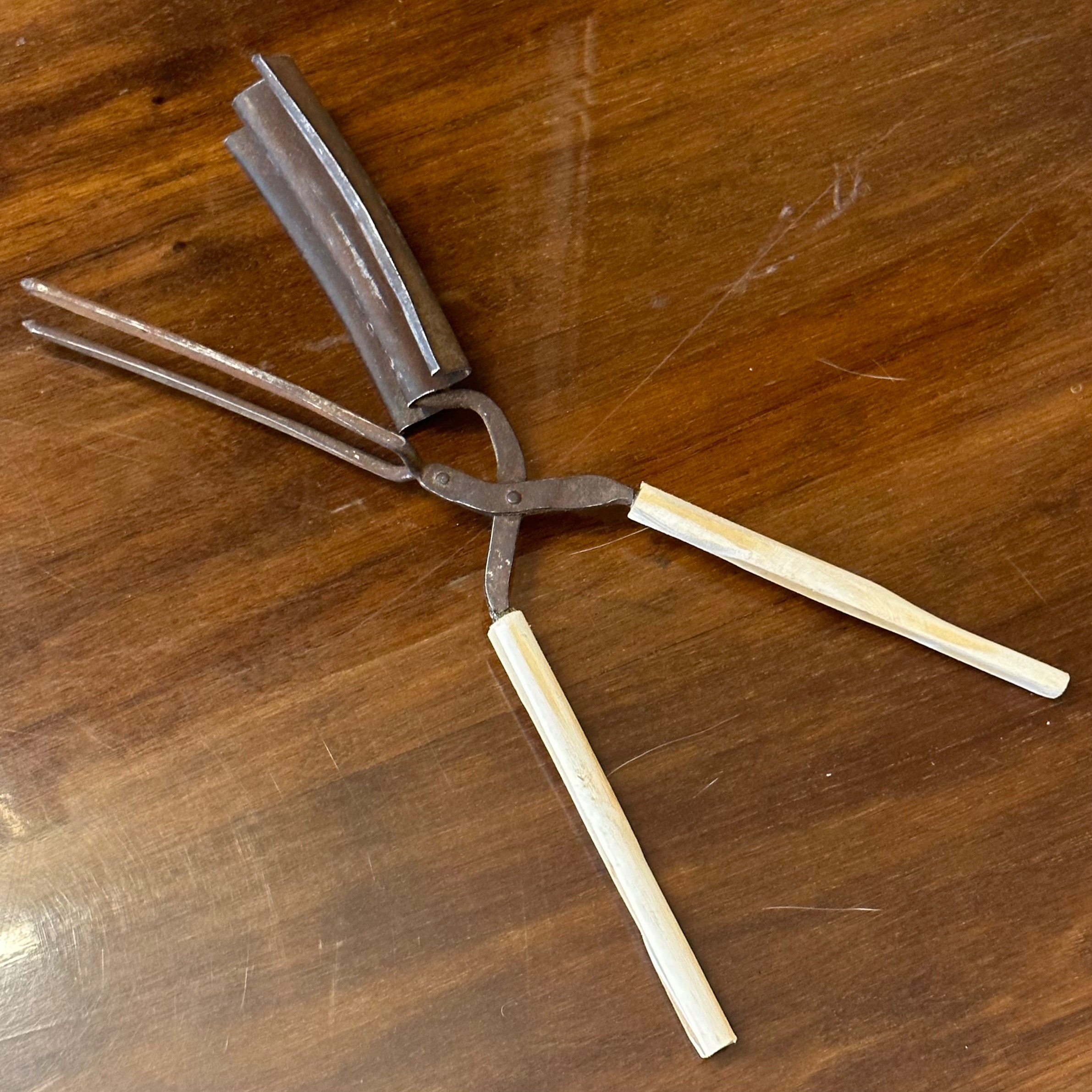 ابزار فر مو قاجاری فولادی کلکسیونی و زیبا