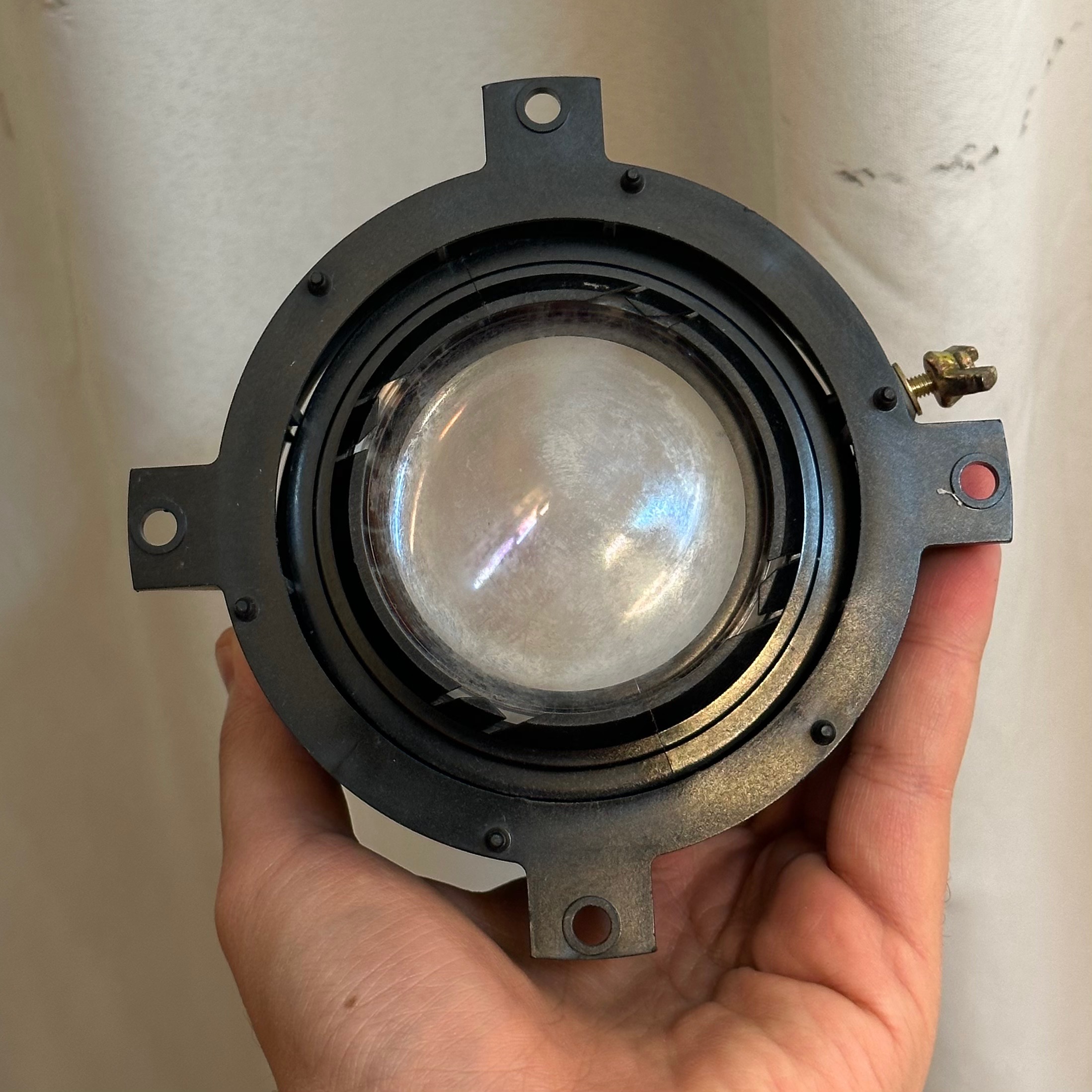 لنز عدسی ذره بین بسیار خاص