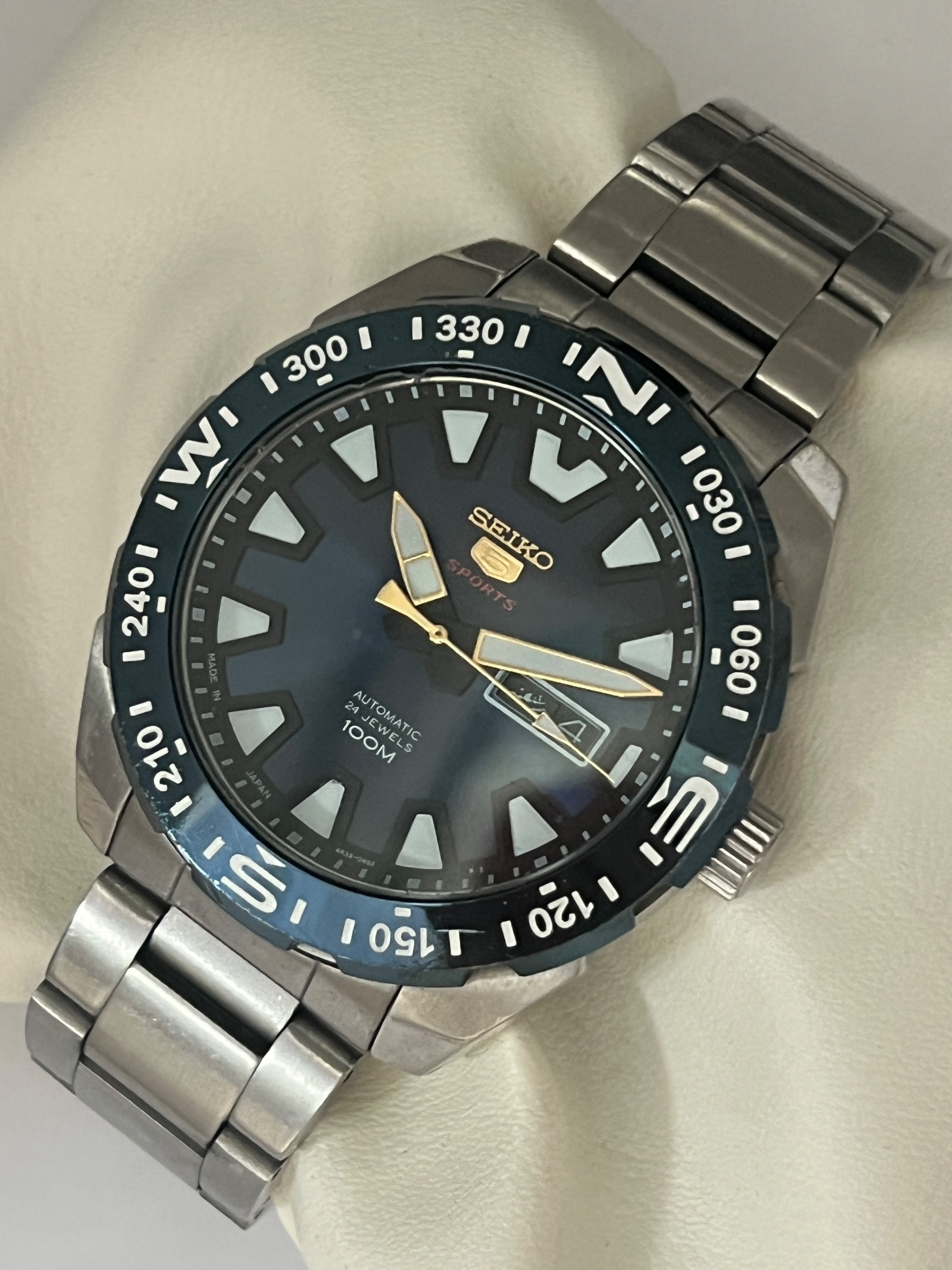 ساعت سیکو SRP747J