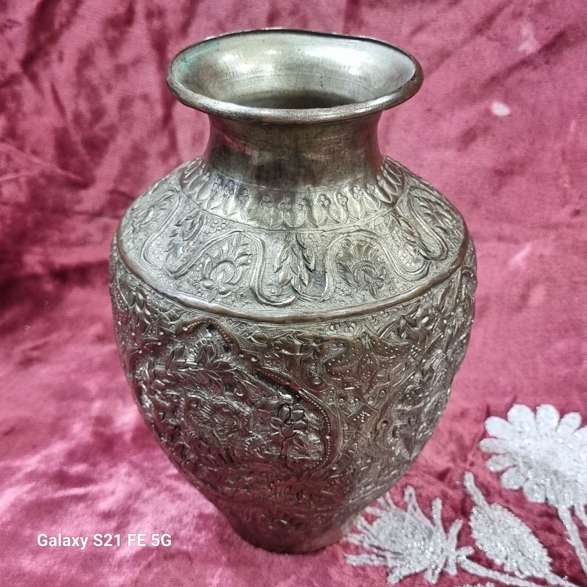 گلدان مسی قدمت دار