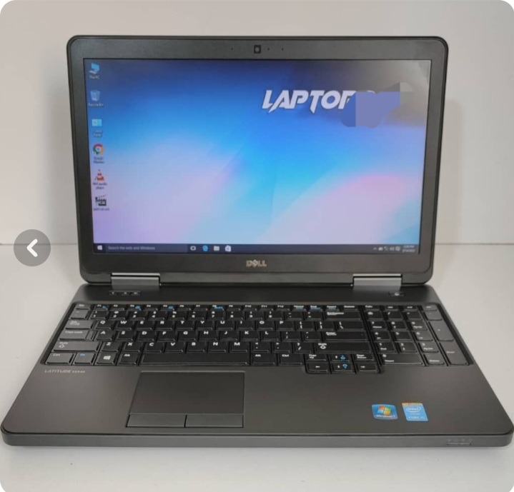 لپ تاپ دل گرافیک دار