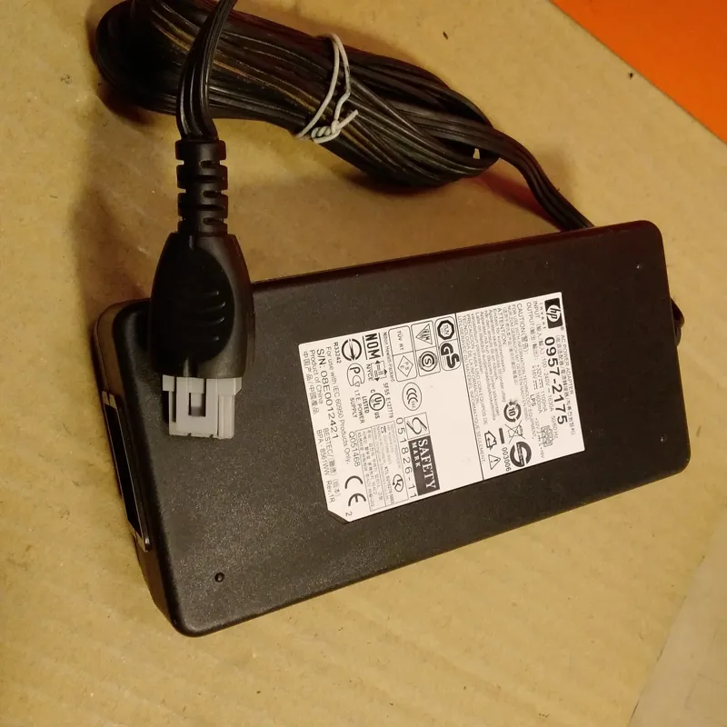 آدابتور جوهرافشان 32و16 ولتی سوکت طوسی / حسام