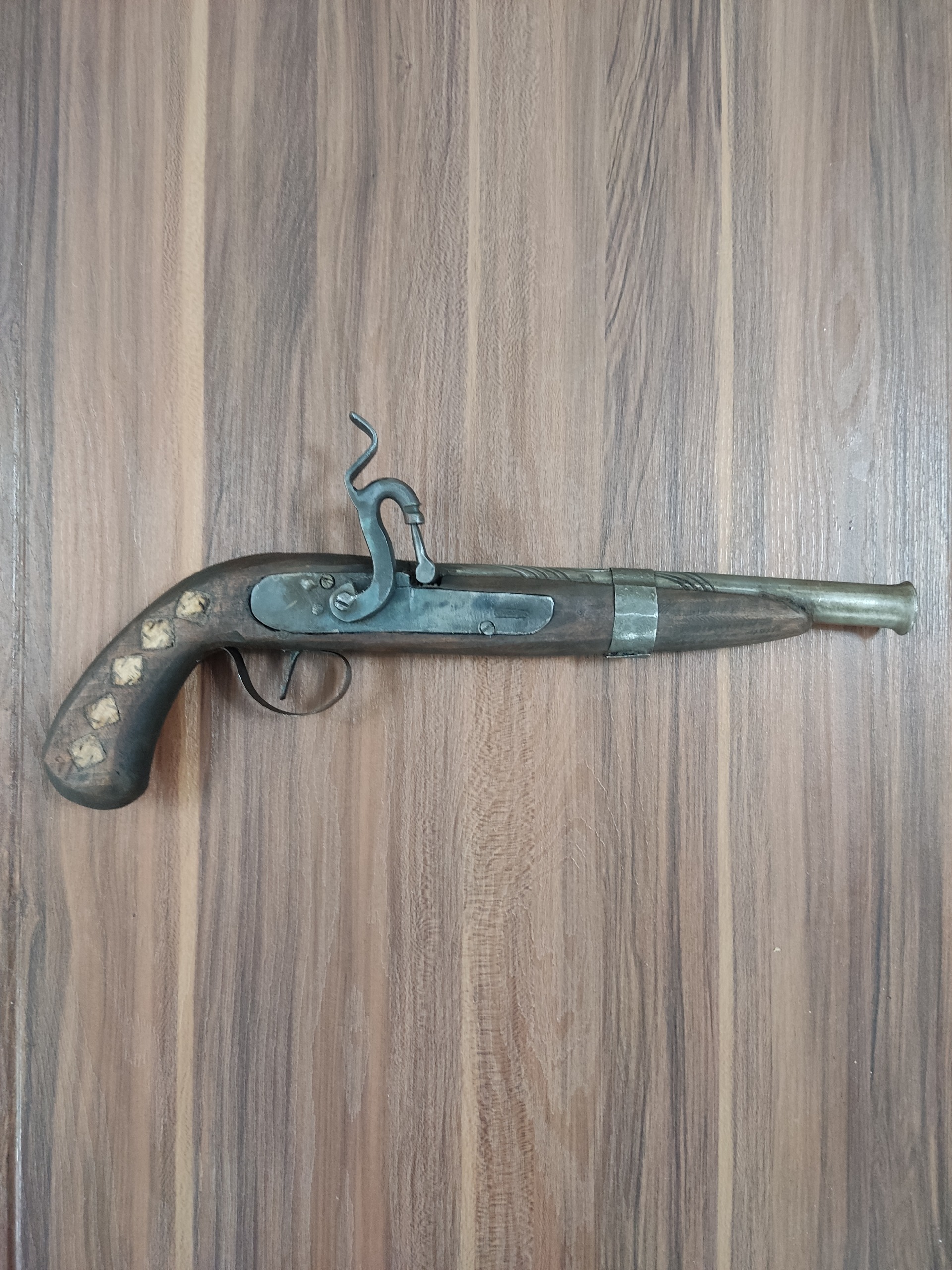 تپانچه دکوری و کلکسیونی مهردار