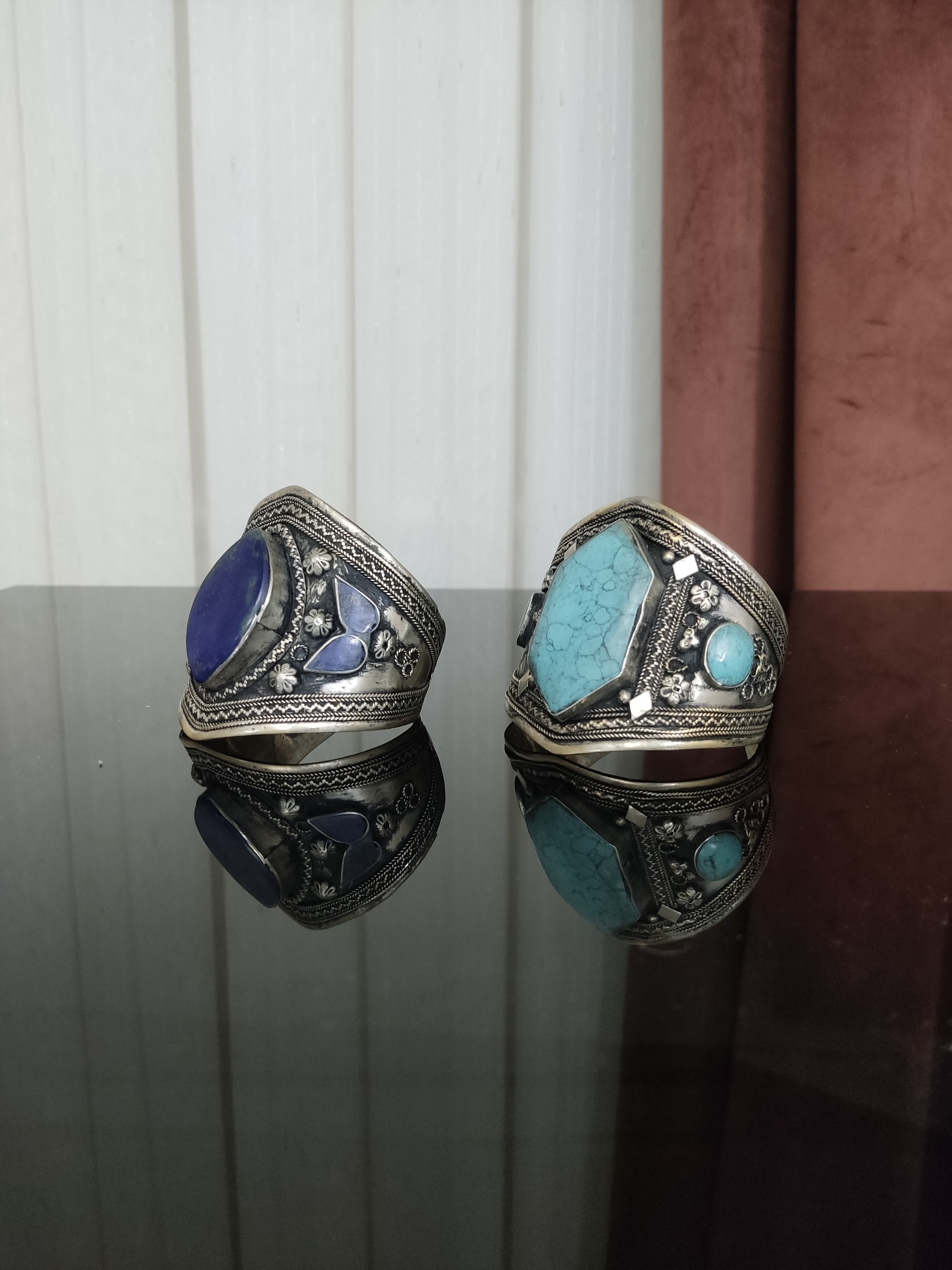 دو عدد دستبند آنتیک ورشو با سنگ لاجورد و فیروزه