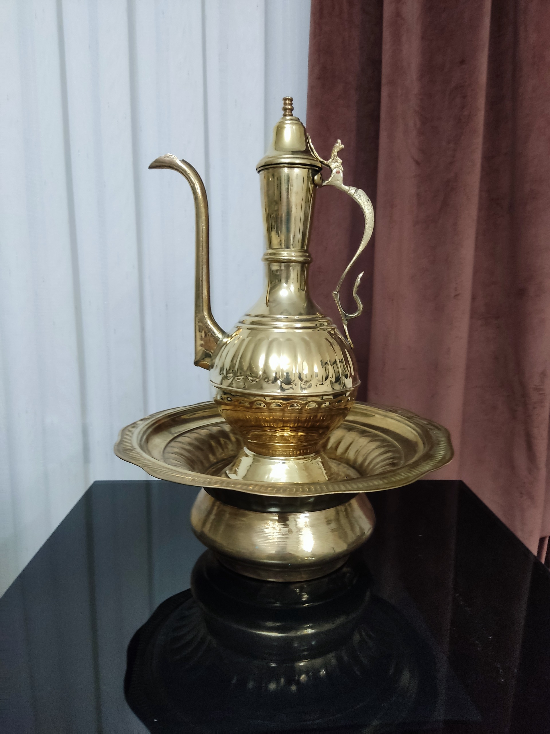 آفتابه و لگن برنجی قدیمی