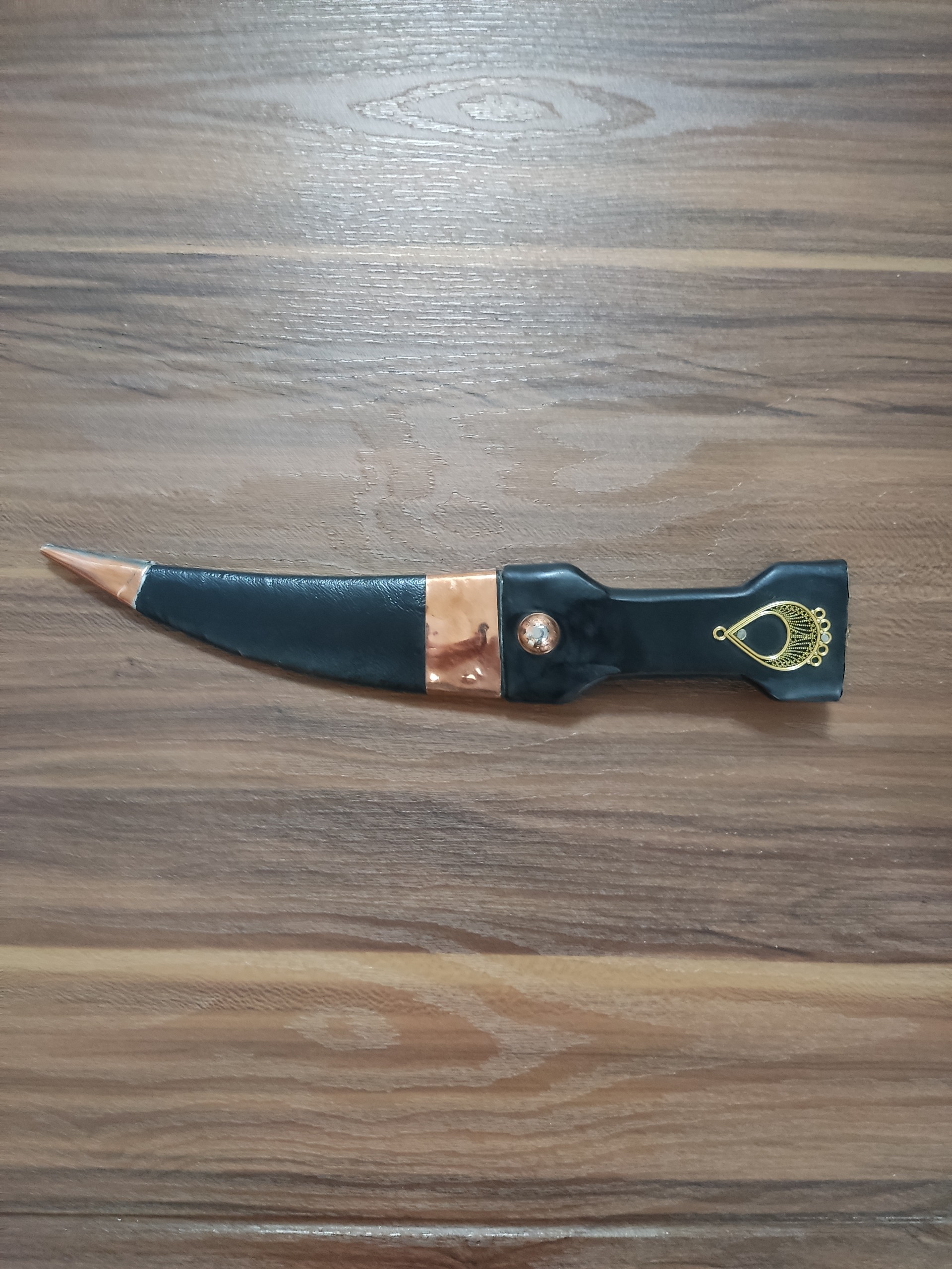 چاقو قدیمی با غلاف چرمی آنتیک و کلکسیونی