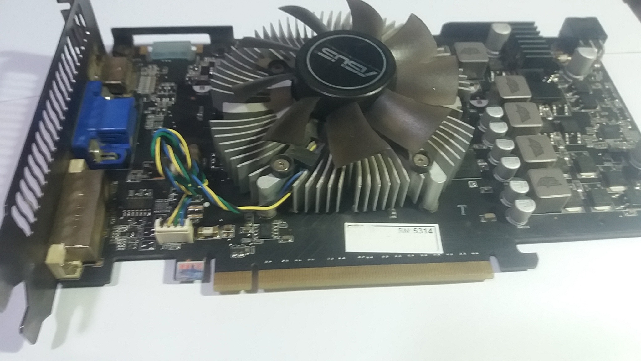 کارت گرافیک Asus GTX550 Ti 1G ddr5