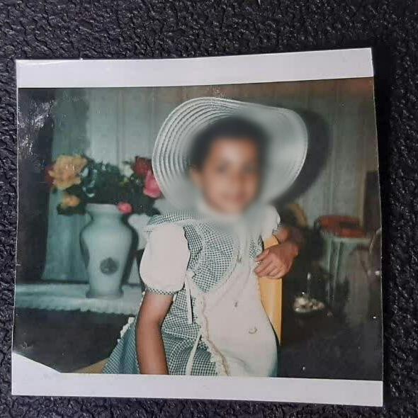 عکس رنگی کودک نوستالژیک