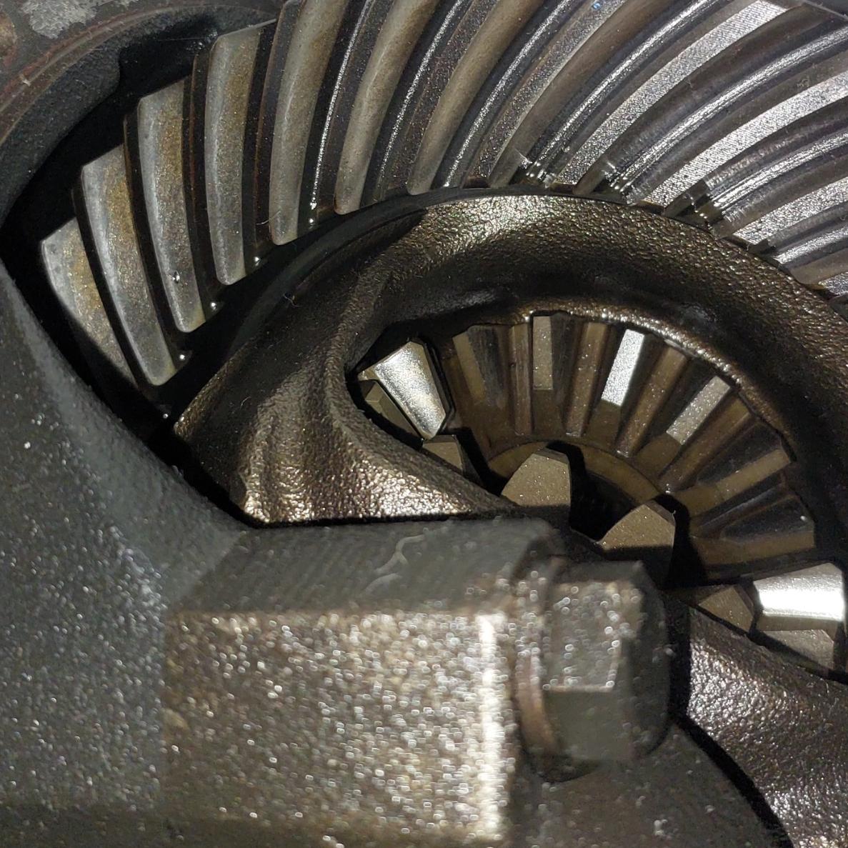 دیفرانسیل پاترول 4 درب 4 سیلندر 377