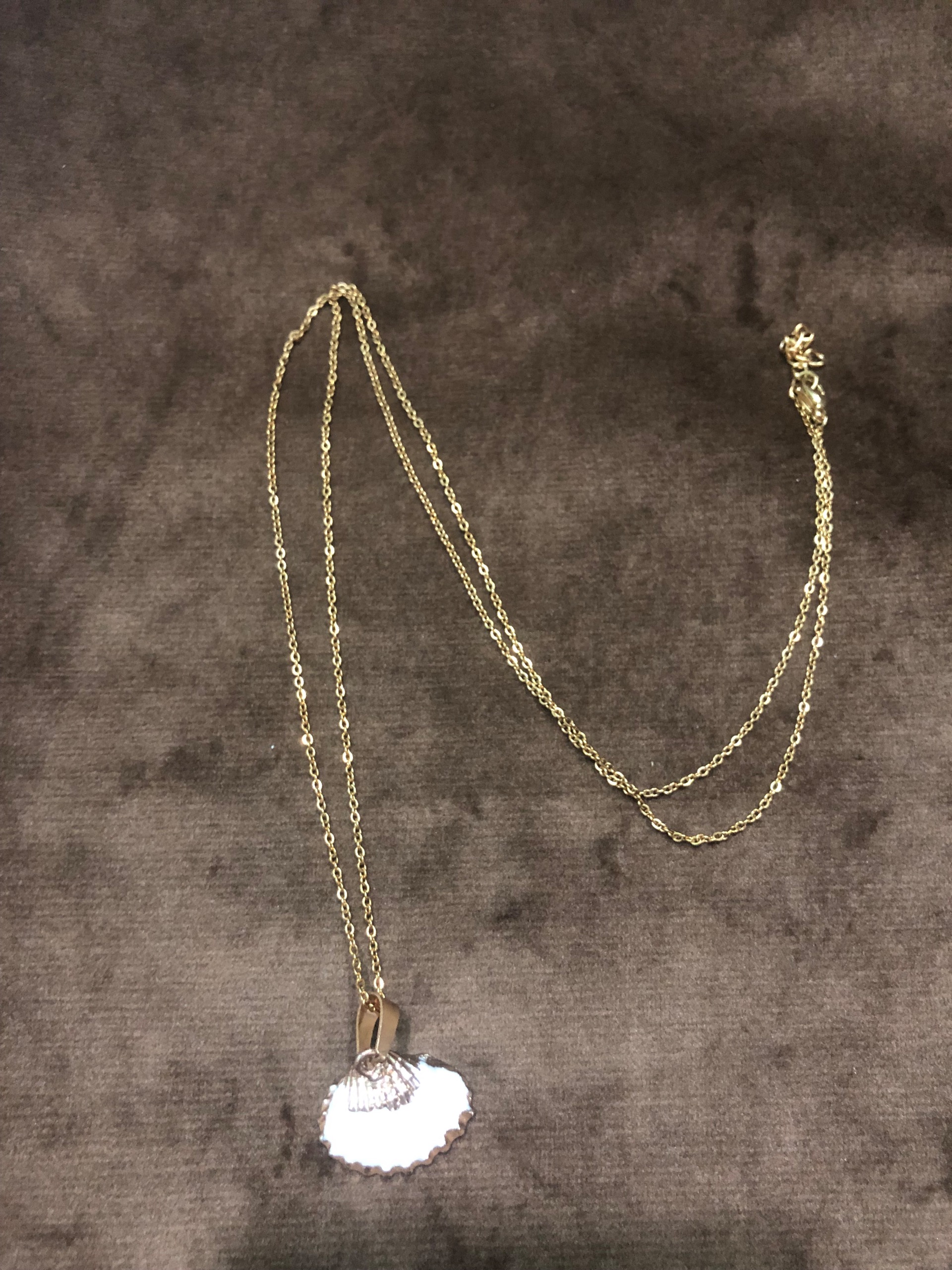 گردنبند استیل طلایی _ پلاک صدف طلایی