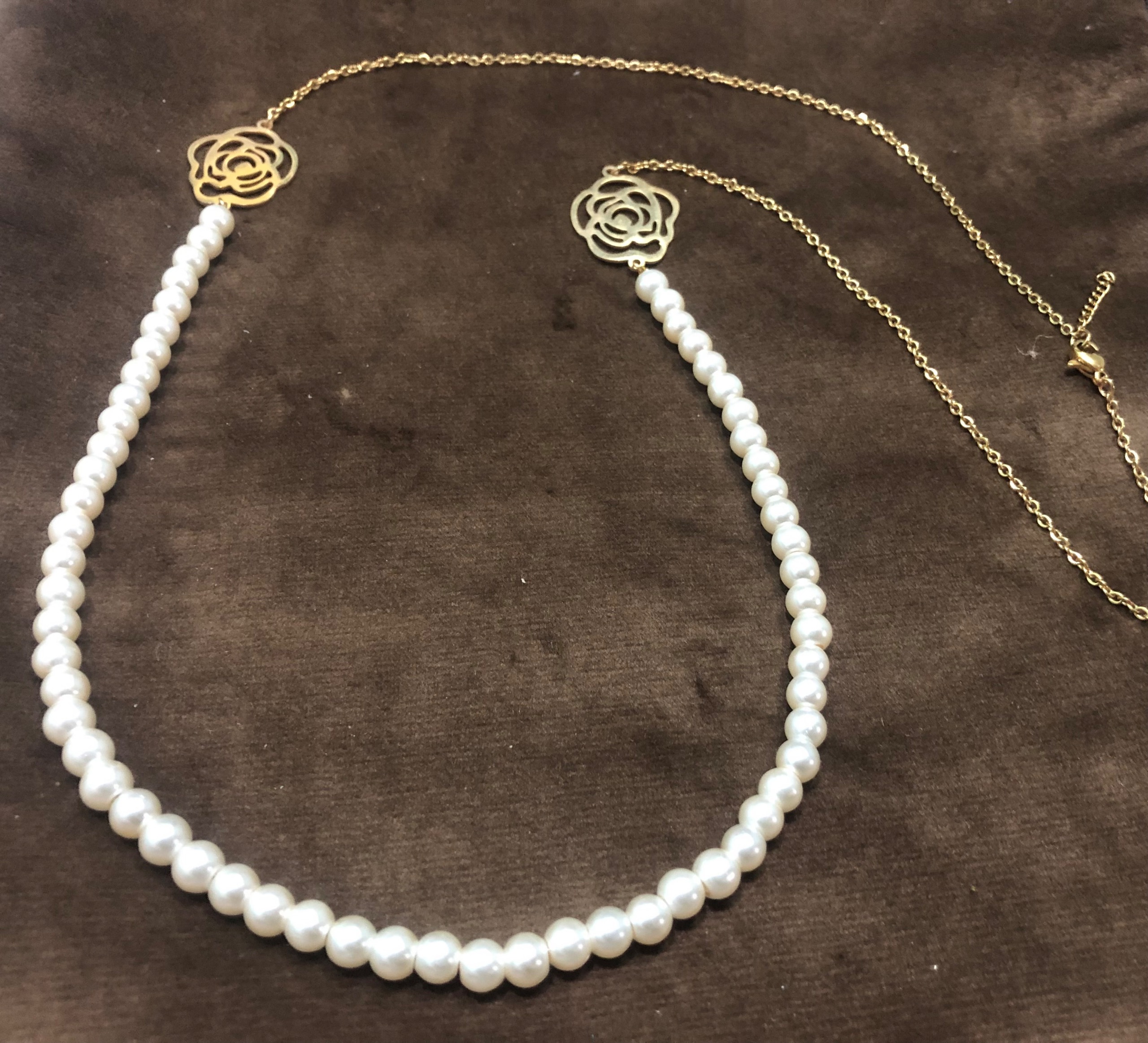 گردنبند مروارید شیری و زنجیر استیل طلایی