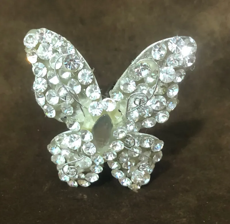گل سر پروانه ای نگین دار