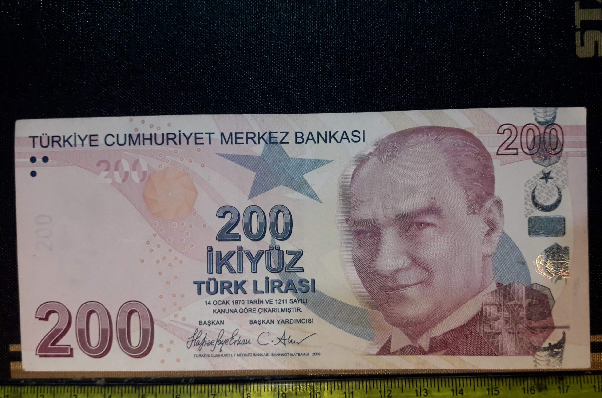 اسکناس ارزشمند 200 لیر ترکیه رایج 2009