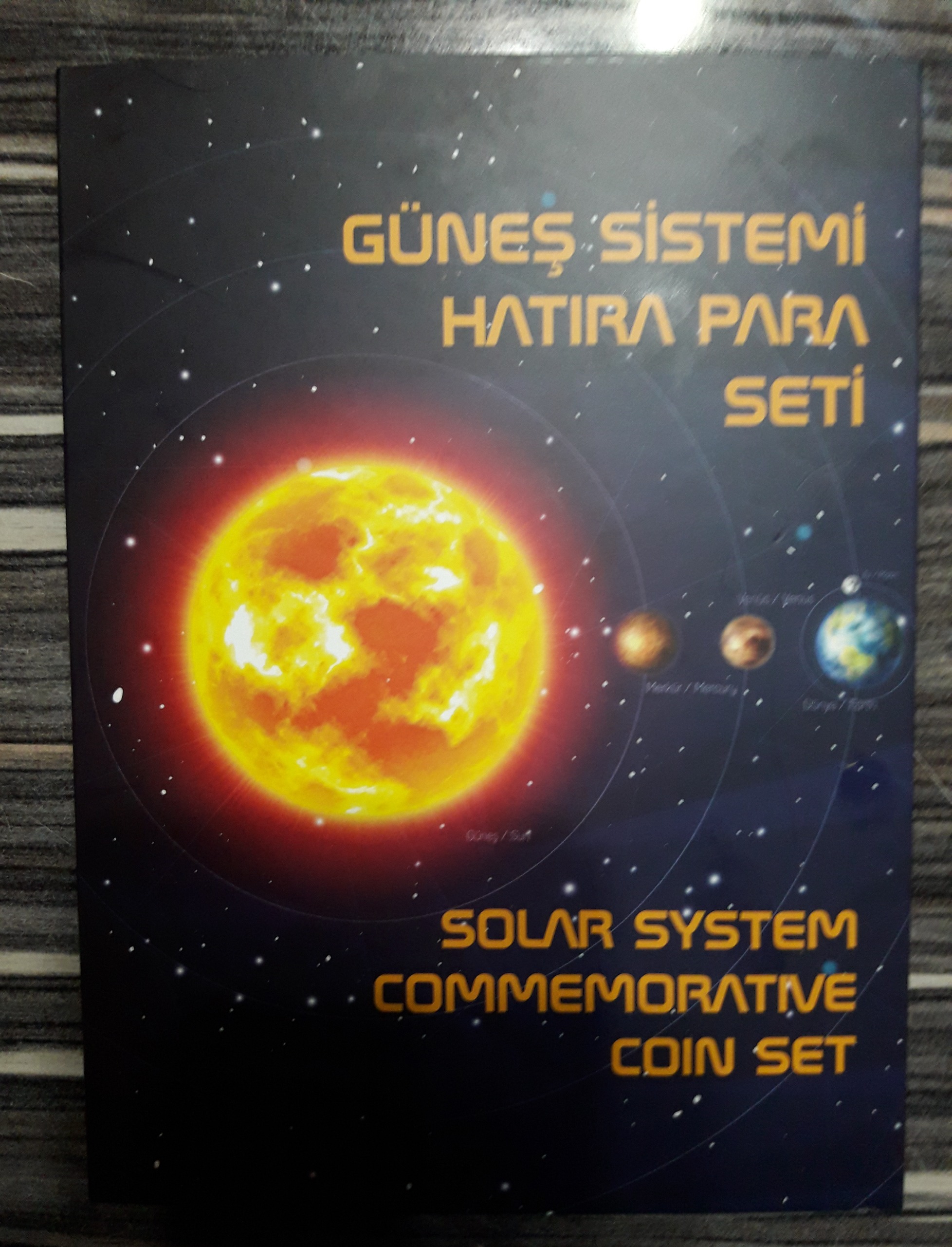 البوم  مجموعه یادبودی سکه های منظومه شمسی