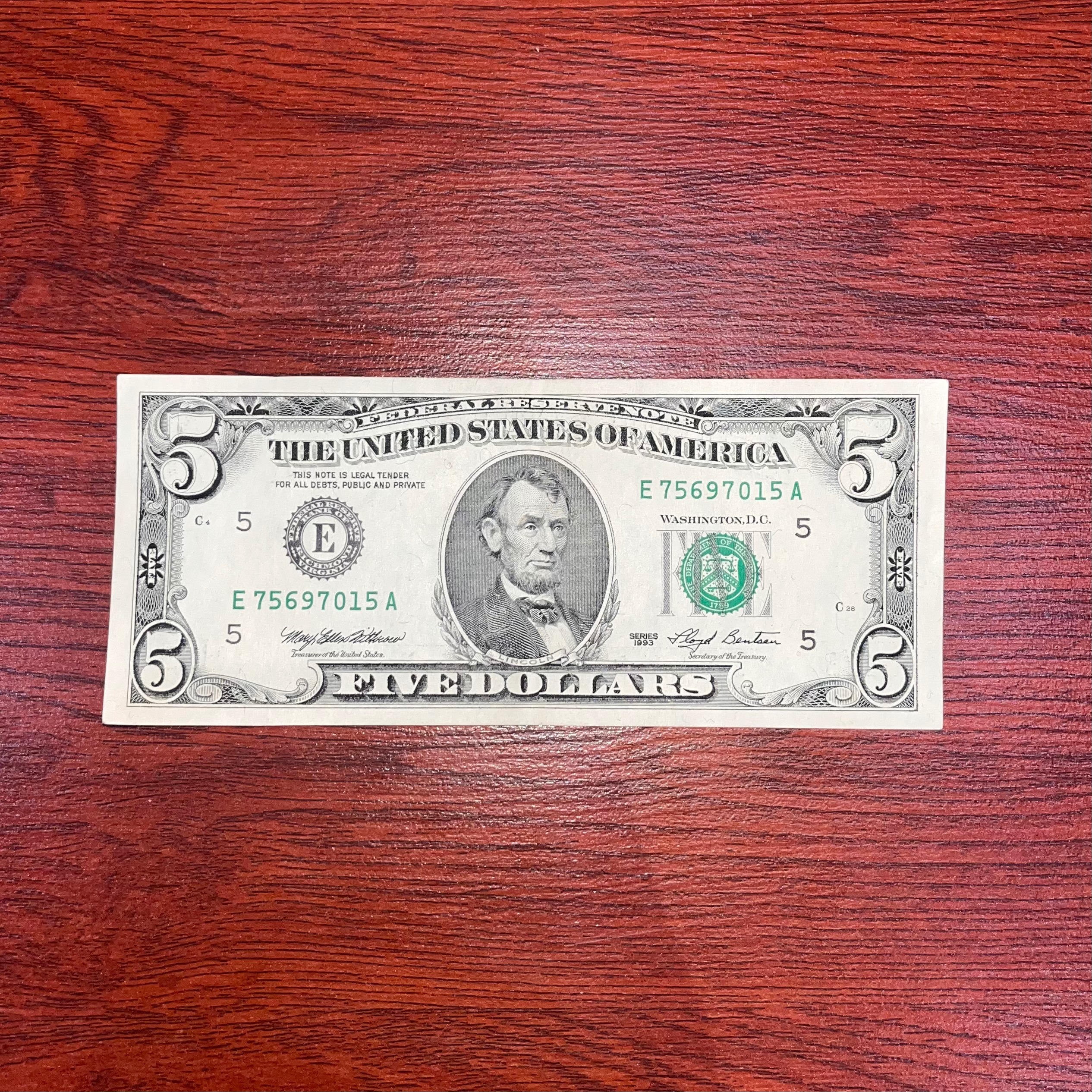5 دلاری آمریکا