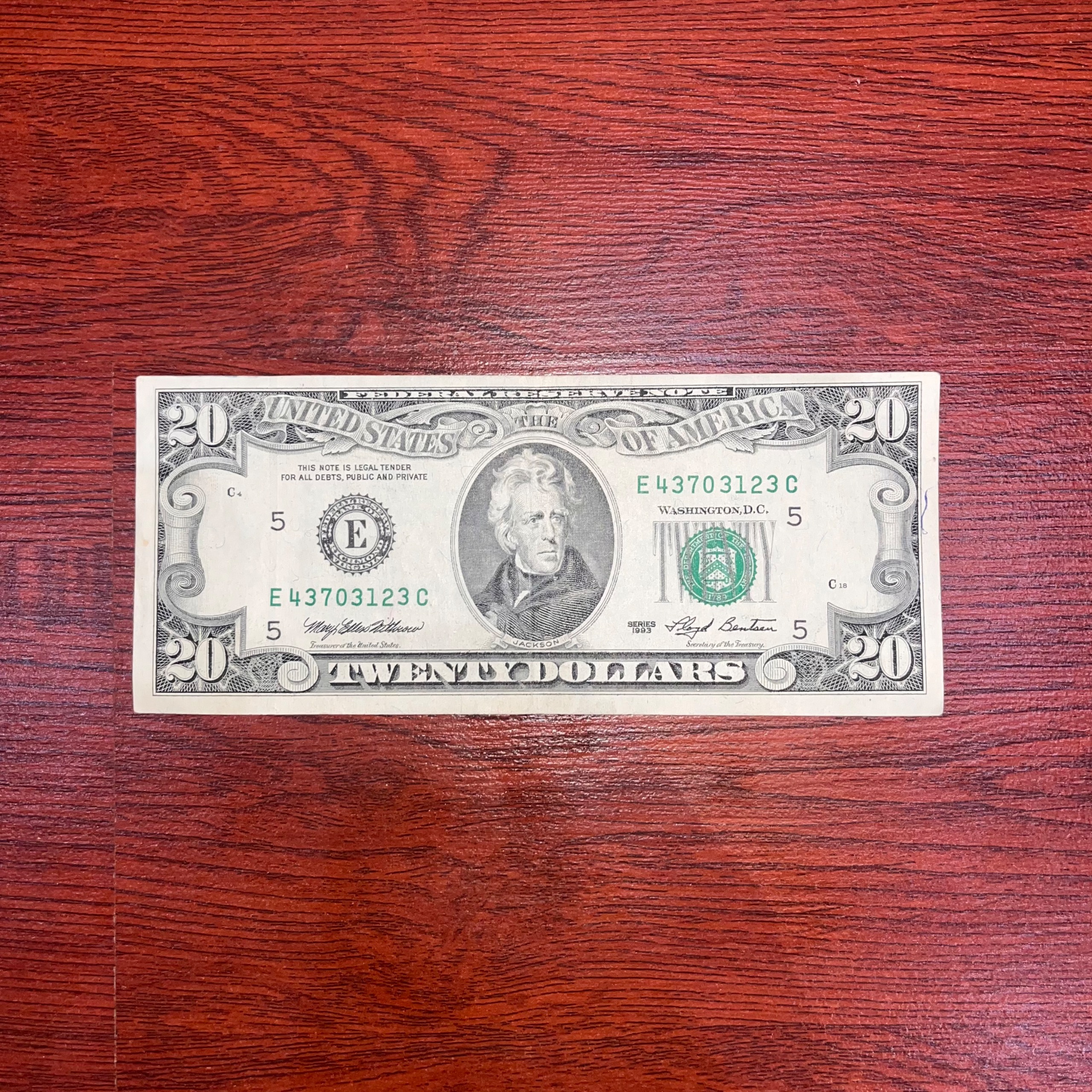 20 دلاری مطابق تصاویر