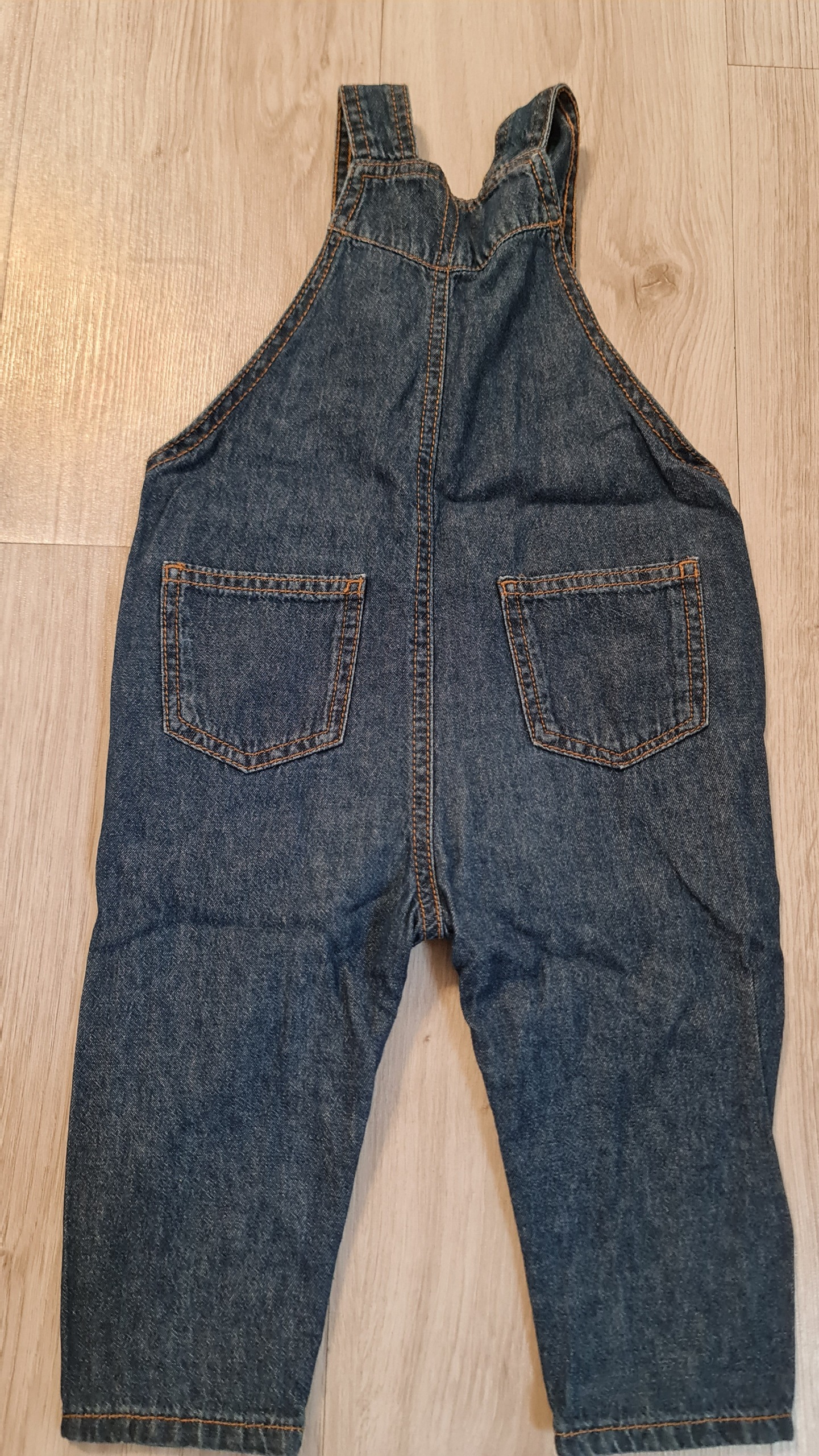 شلوار پیش بندی جین بچگانه