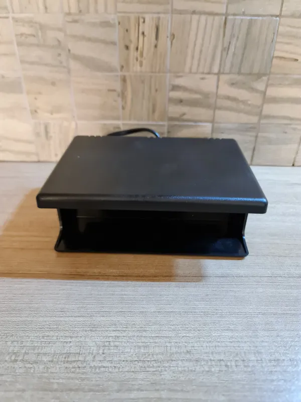 دستگاه تشخیص اصالت اسکناس مدل AB-409U