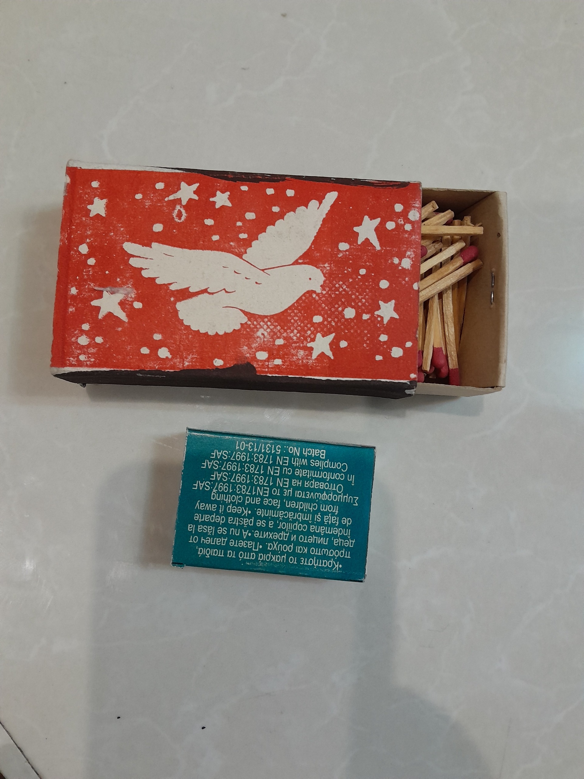 کبریت رومیزی با تصویر کبوتر