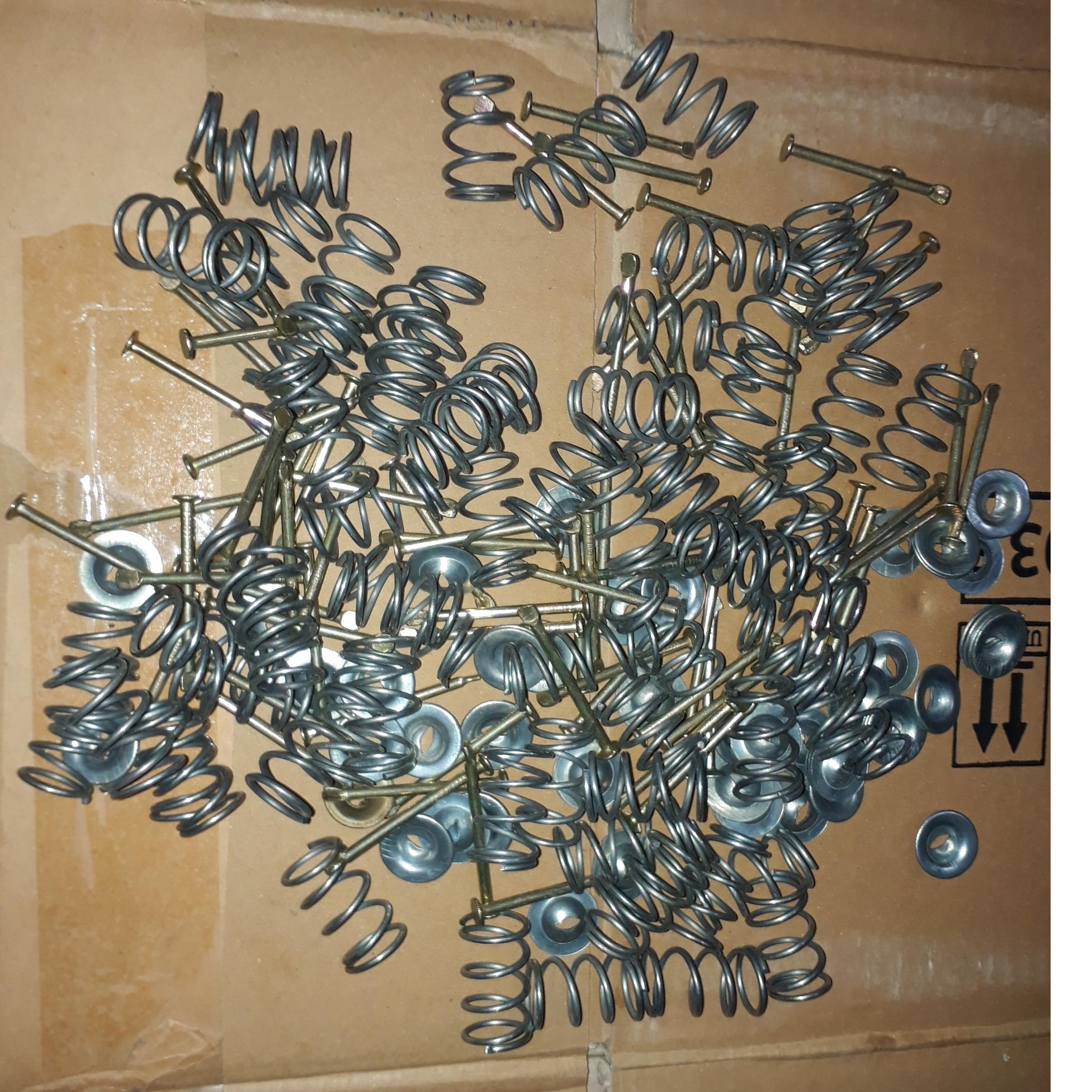 70 عدد میخ و پولک و فنر لنت نیسان وانت درجه3