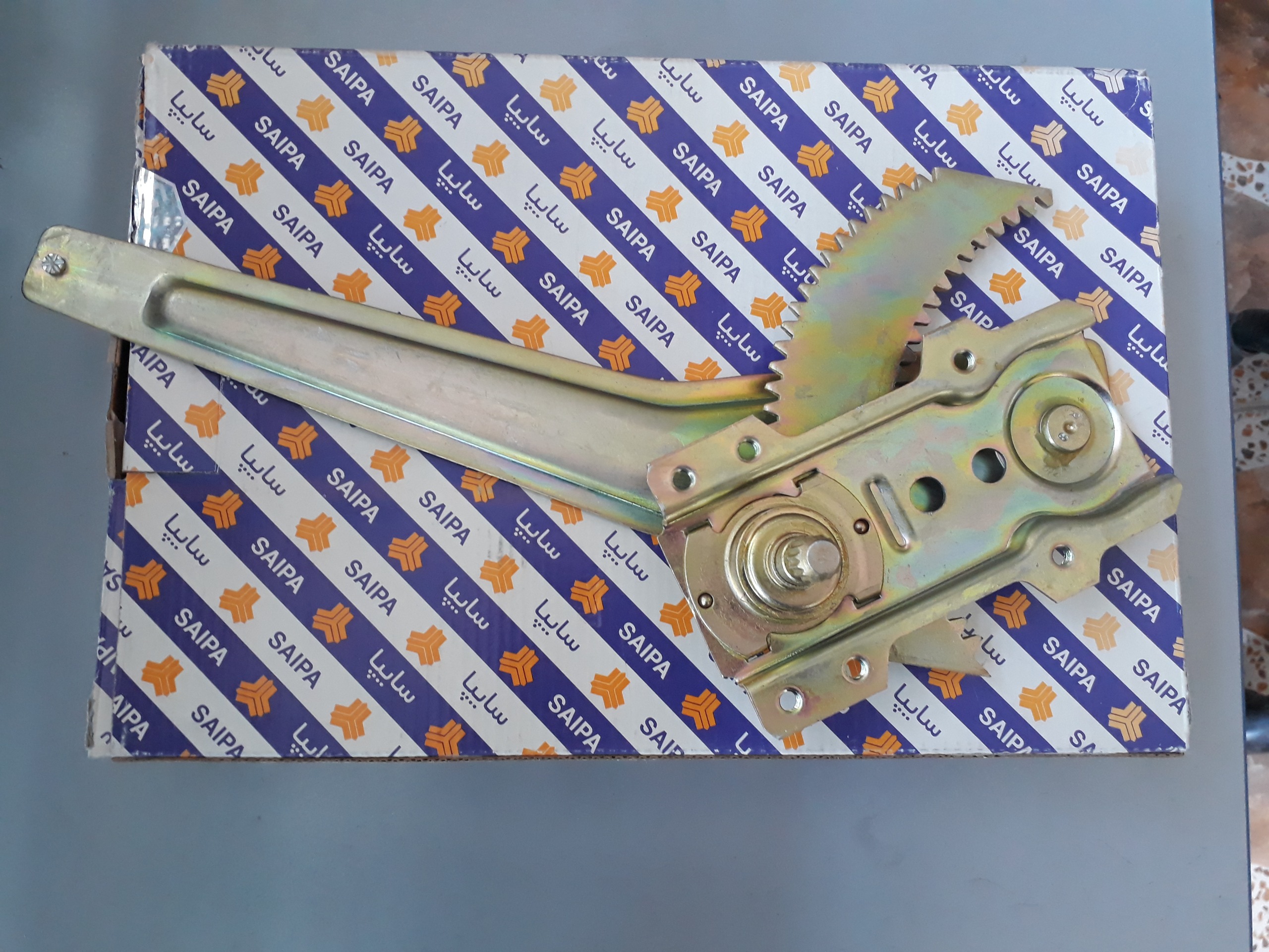 شیشه بالابر عقب راست دستی پراید صبا شفت کوتاه