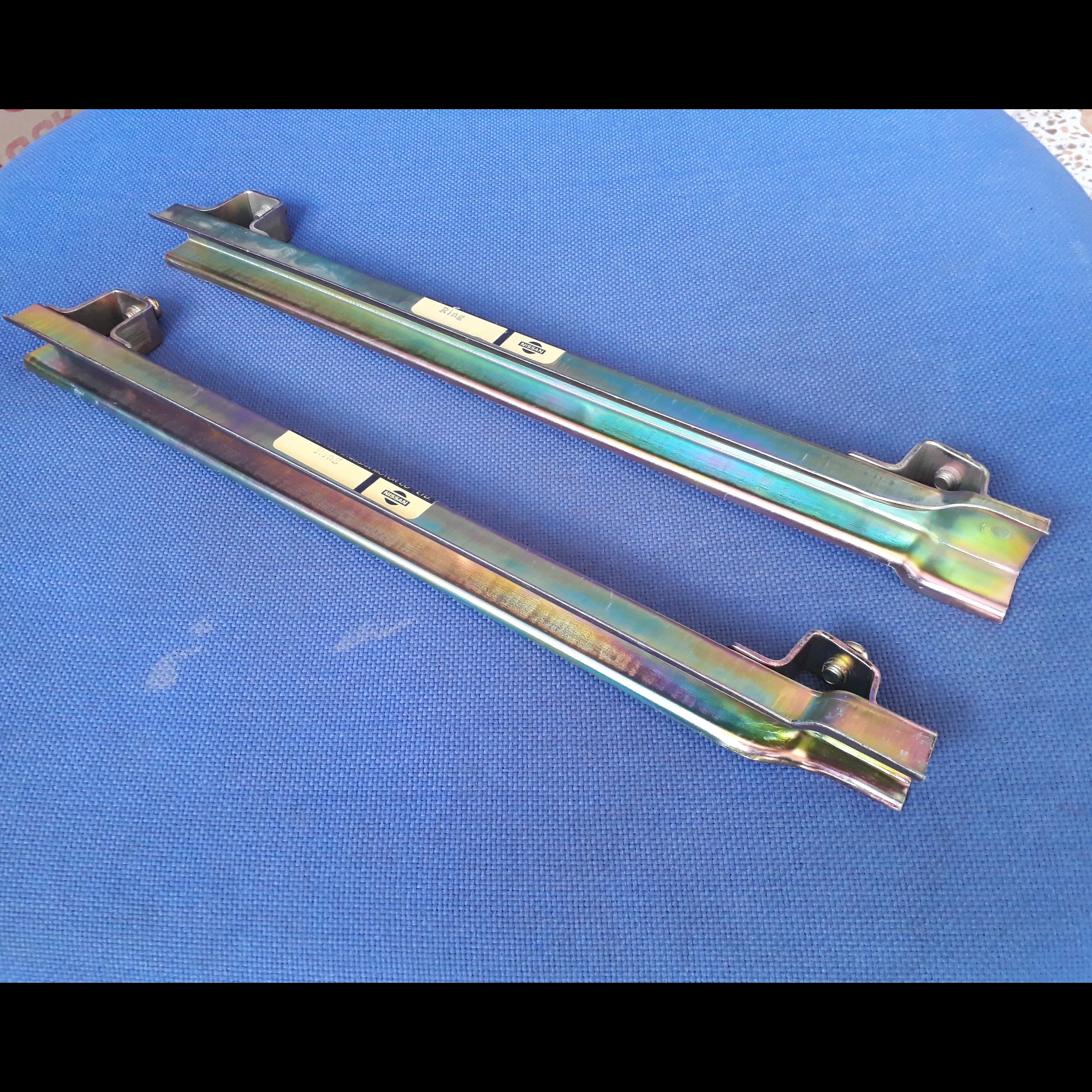 1جفت ریل شیشه درب نیسان وانت مدل قدیم