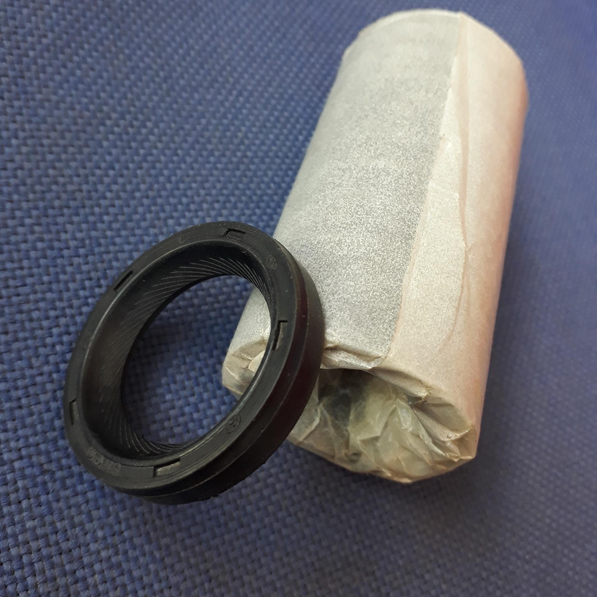 10عدد کاسه نمد قیفی گیربکس نیسان سایپا_عمده