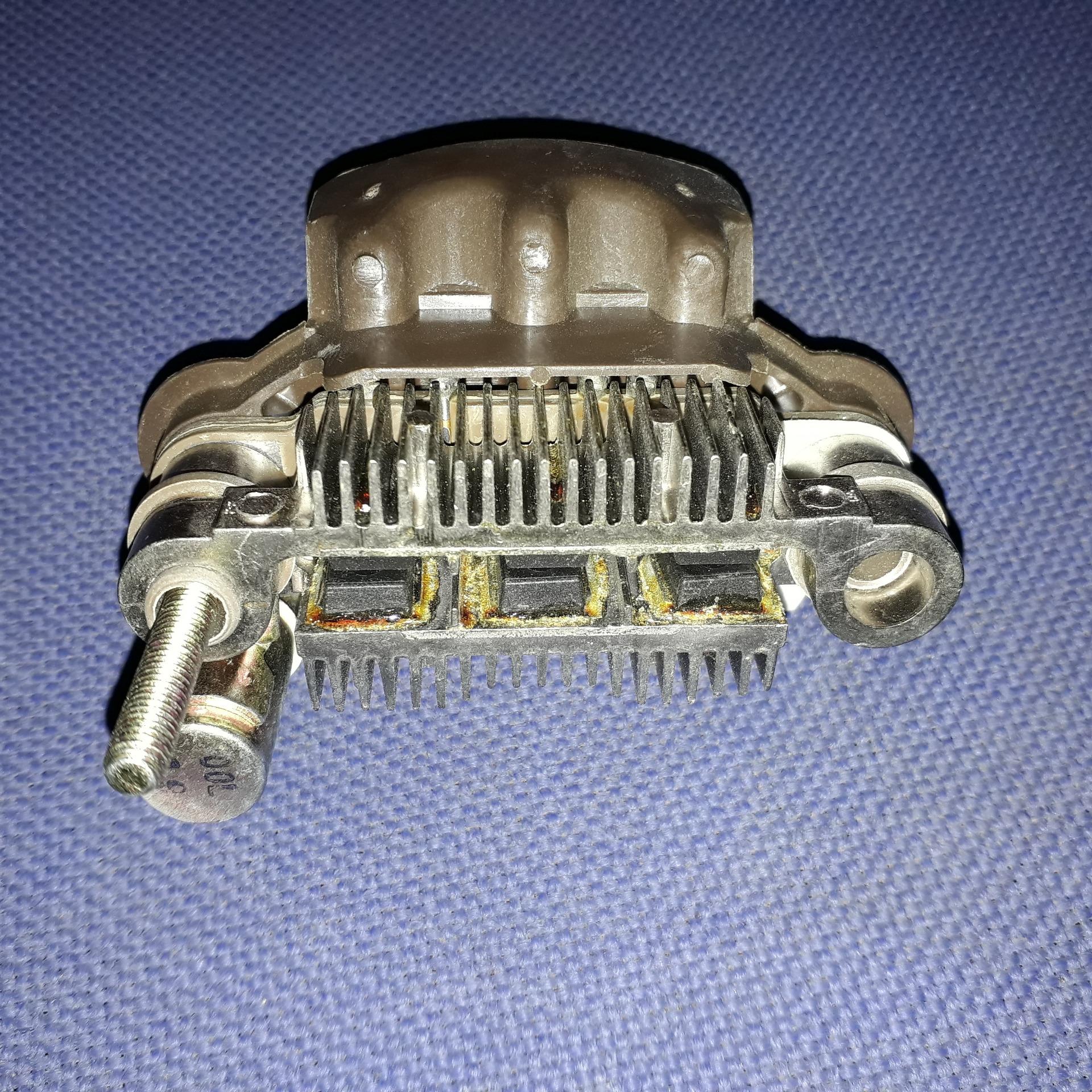 دیود دینام اصلی پراید کاربراتوری