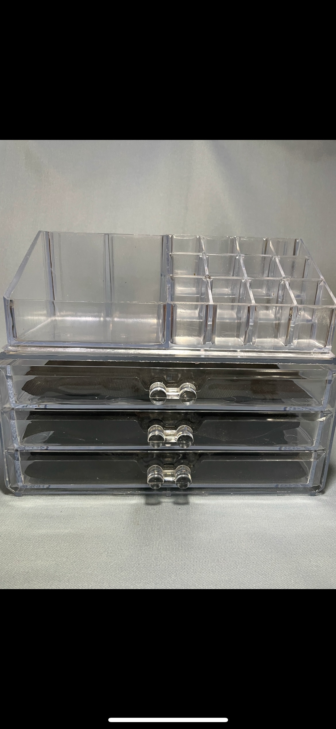 استند لوازم ارایشی یا ابزار