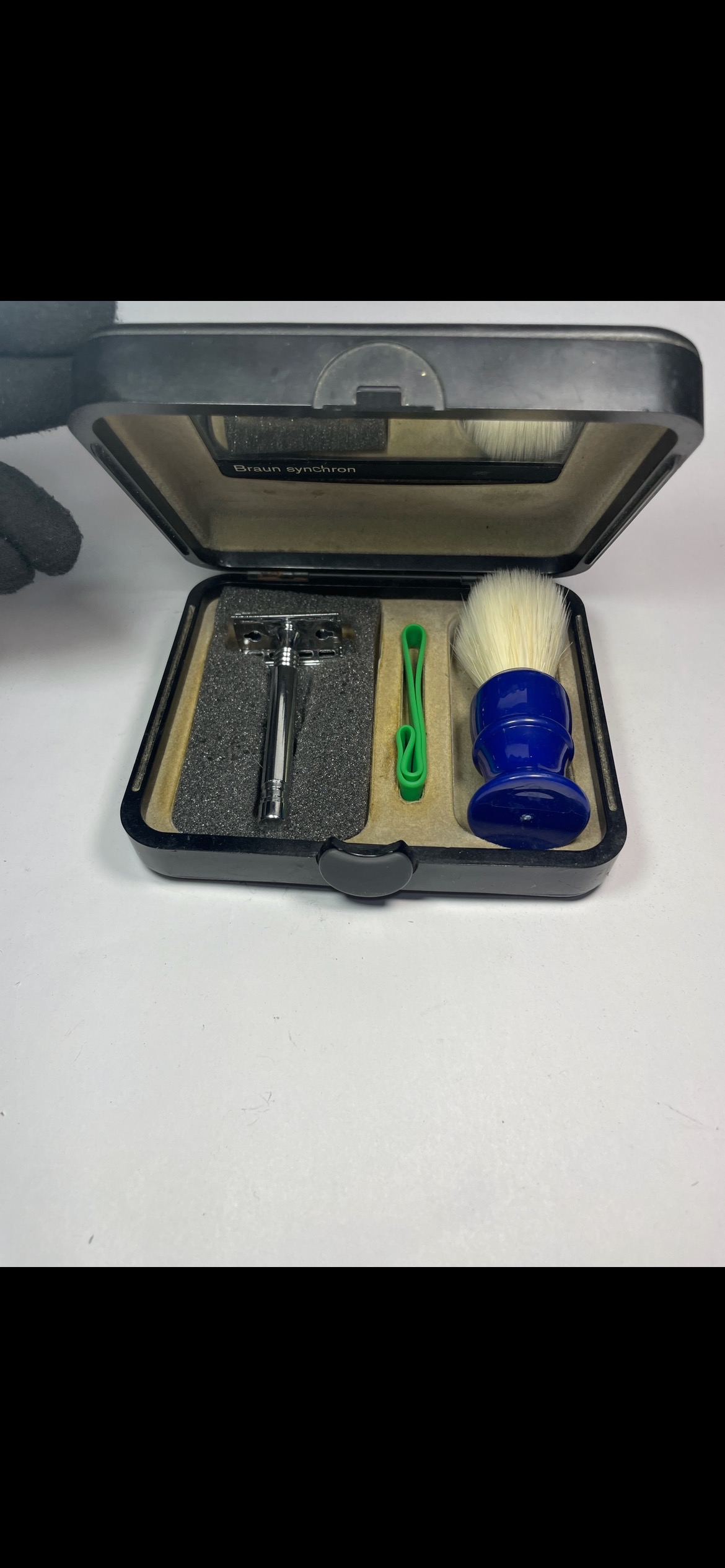 خود تراش یا دسته تیغ آکبند