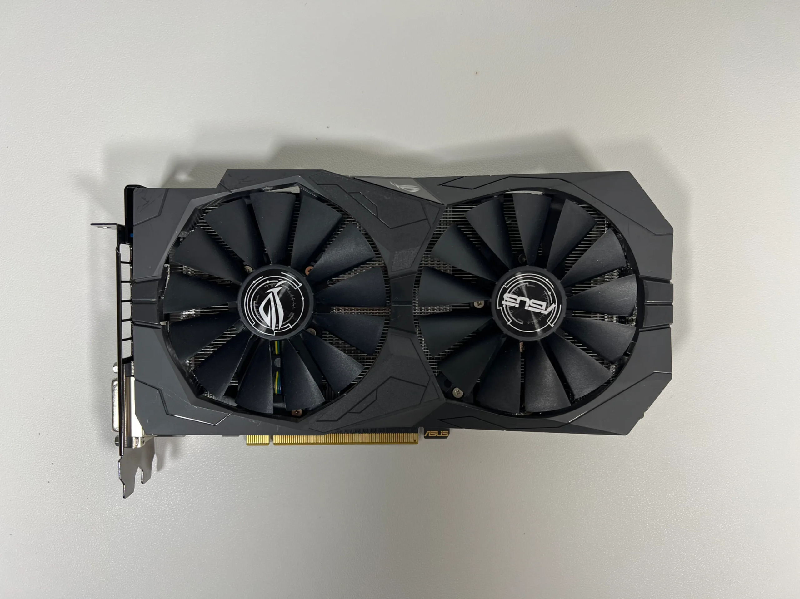 ROG STRIX RX 570 4GB DDR5 256 Bit