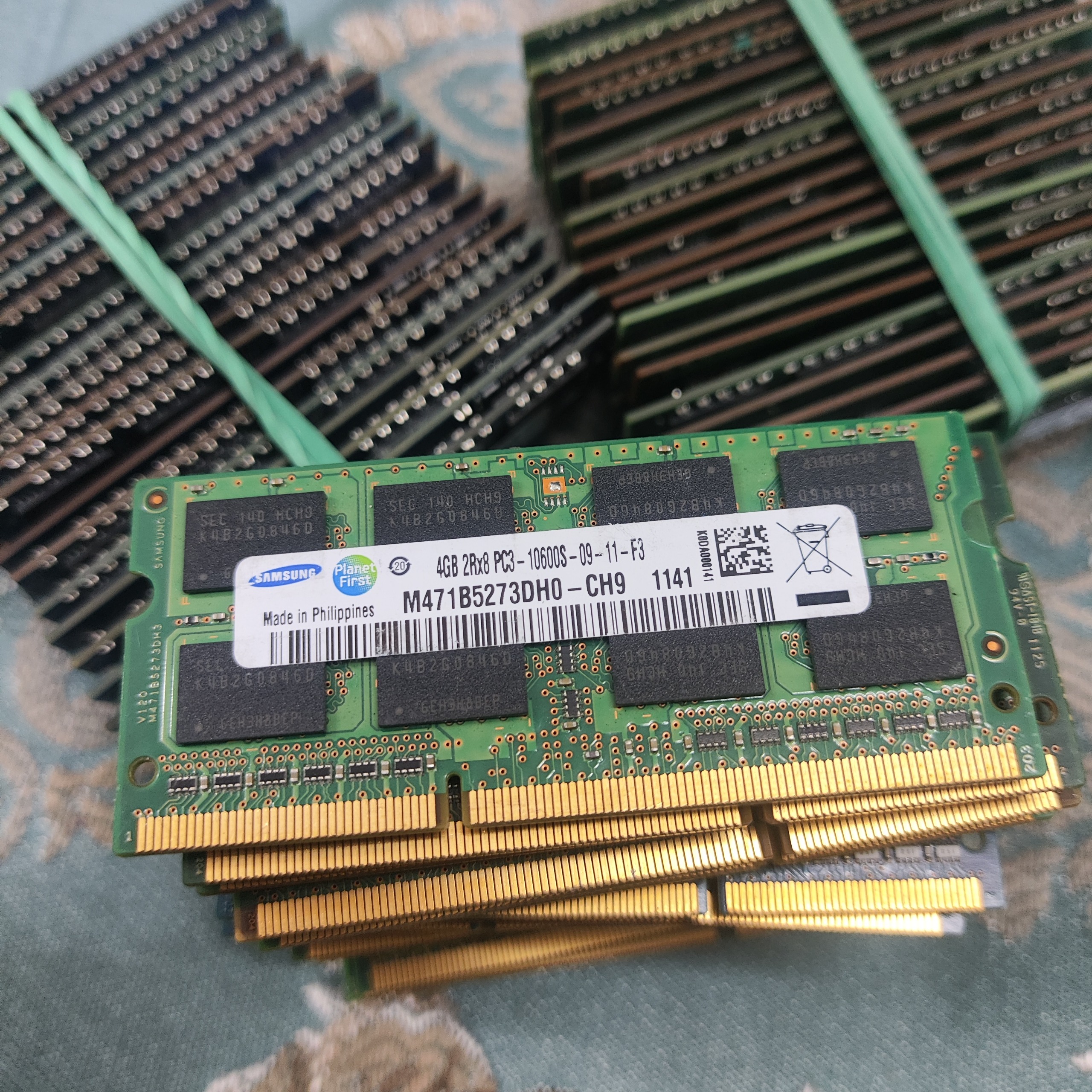 3عدد رم2گیگ لپ تاپDDR3