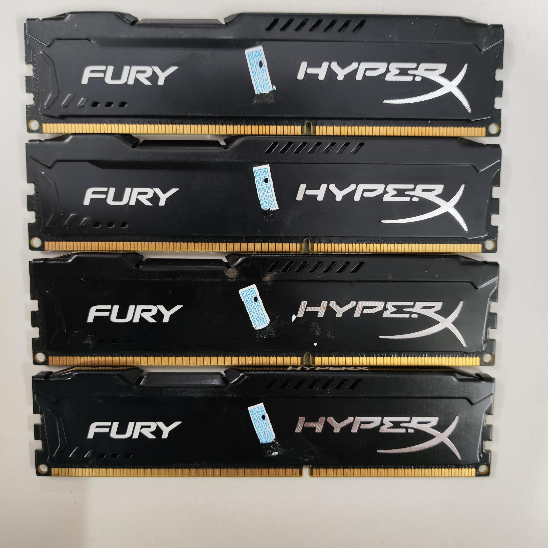 4عدد رم 4 گیگ DDR3 باس 1600 جمعا 16 گیگ