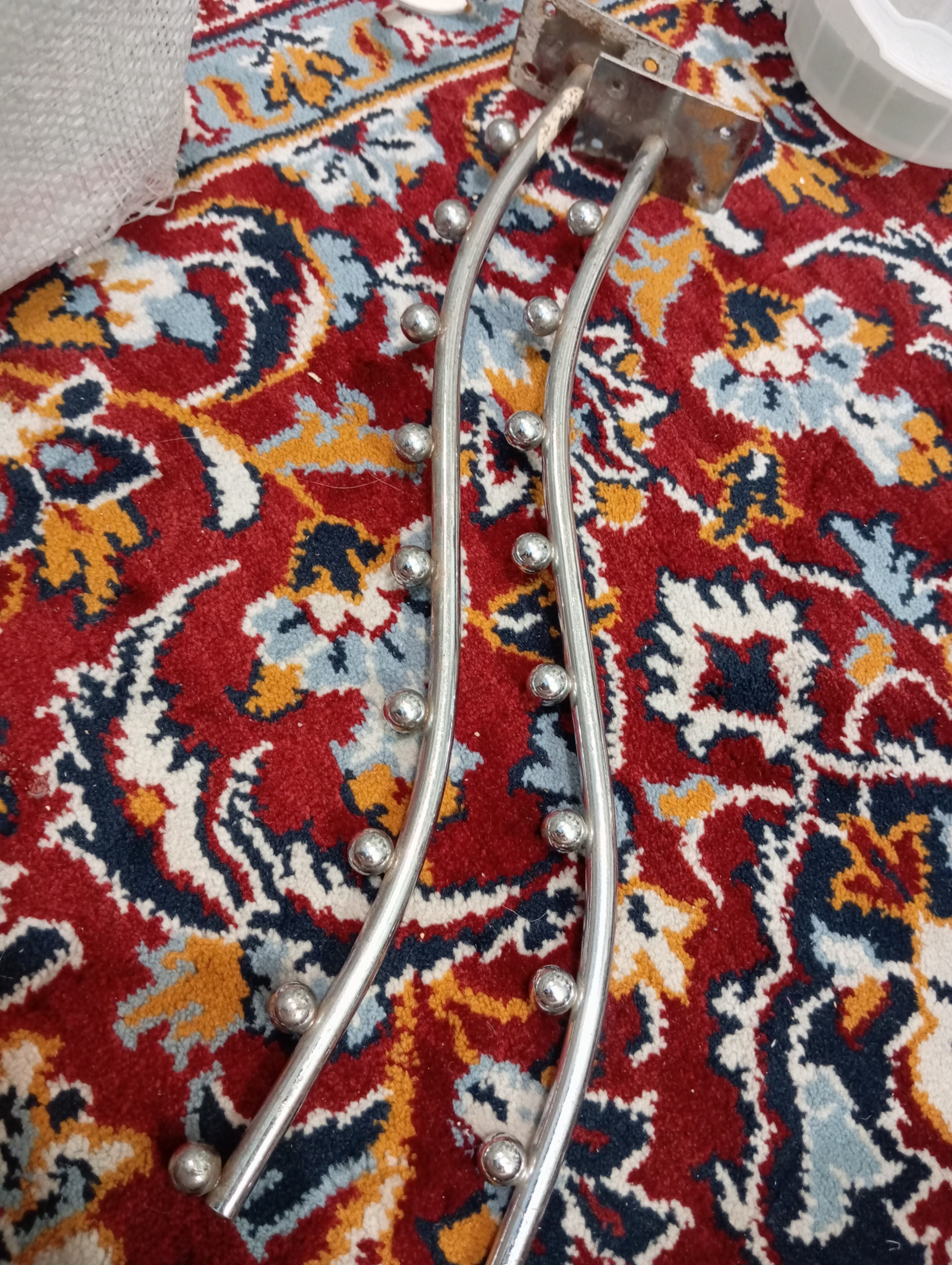 گیره ساچمه ای لباس دیواری