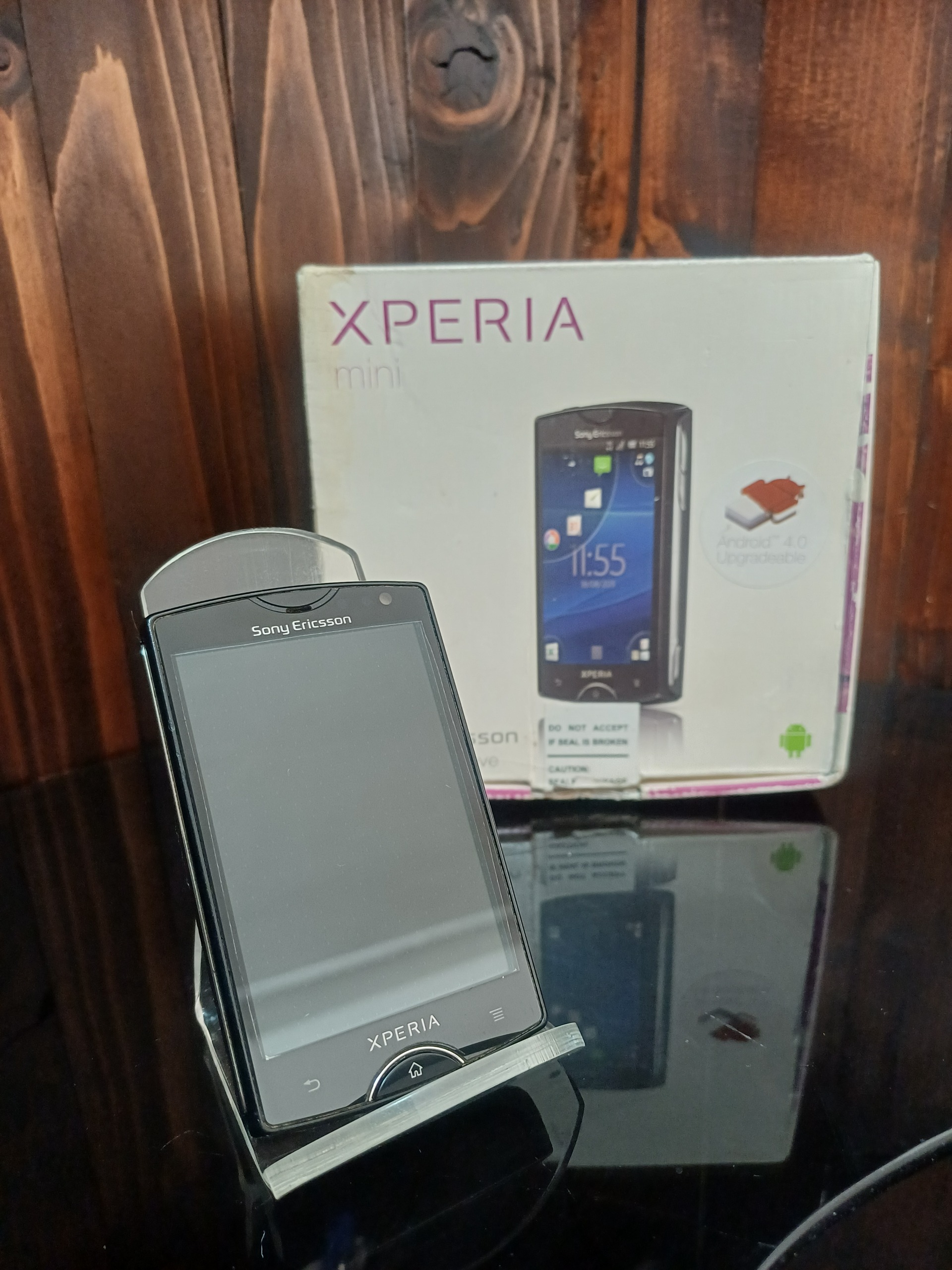 سونی اریکسون اکسپریا مینی در حد