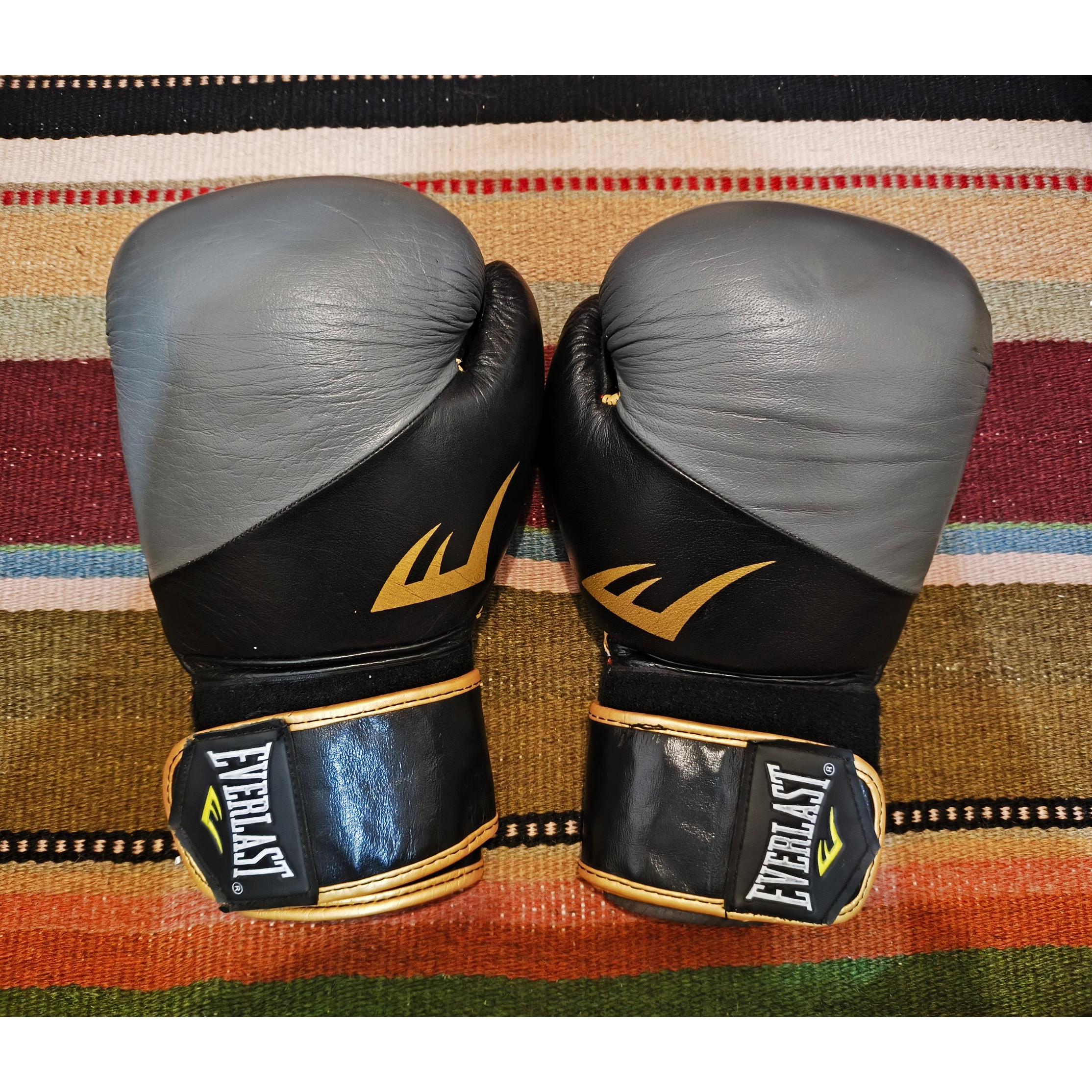دستکش بوکس چرم پاکستانی Everlast در حد نو