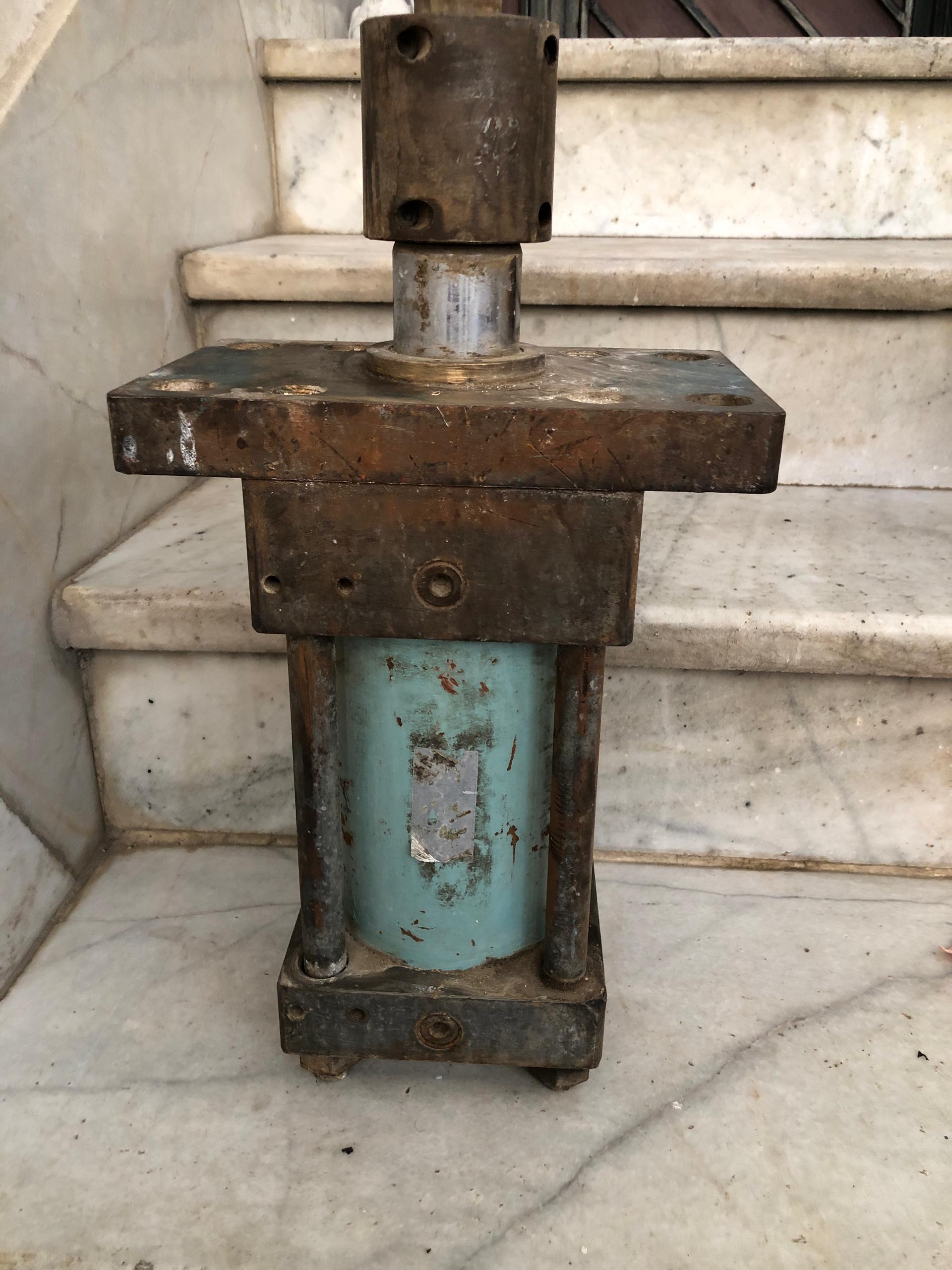 جک هیدرولیک کره ای