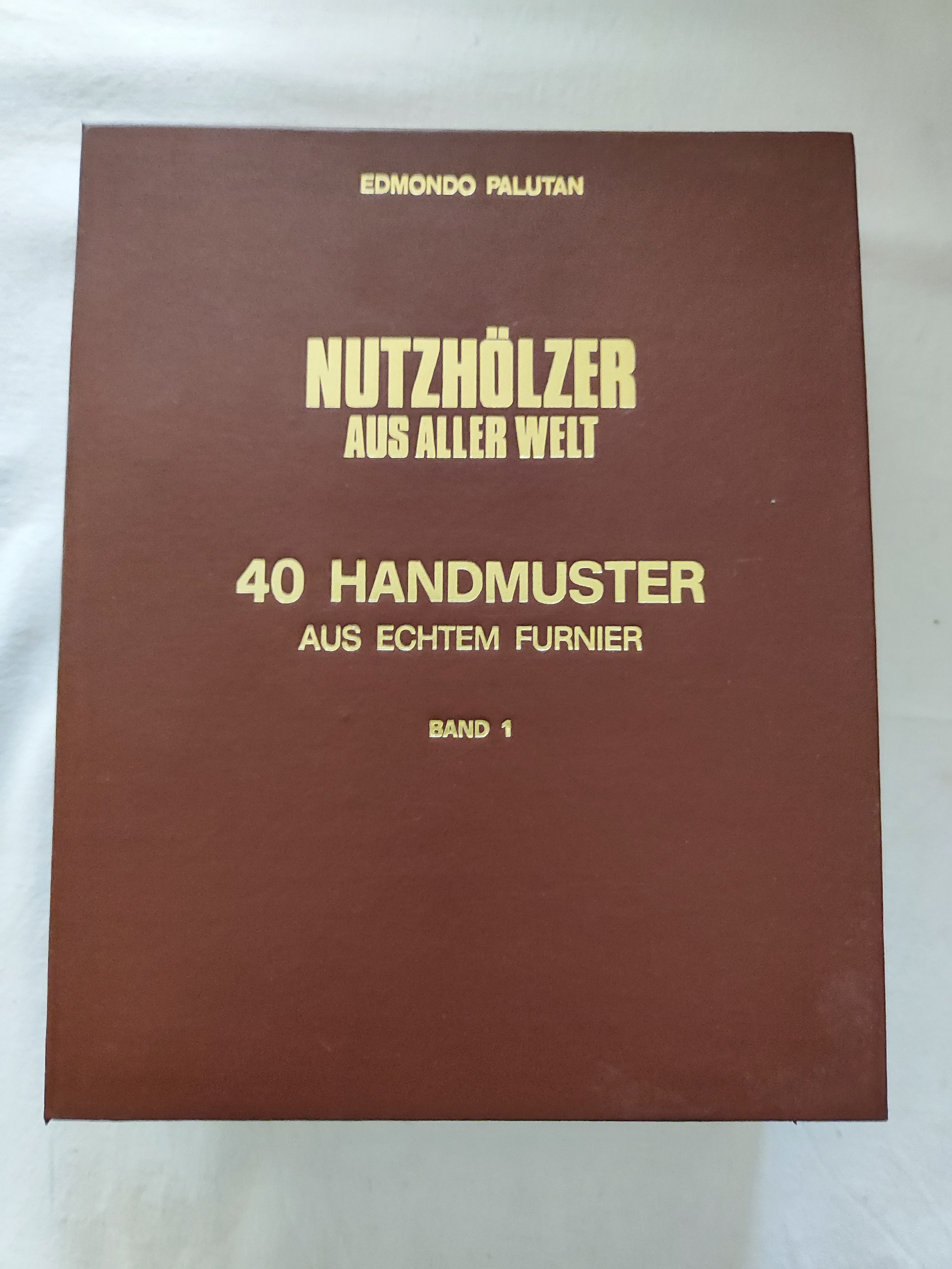 کتاب نمونه چوب درختان مختلف جهان