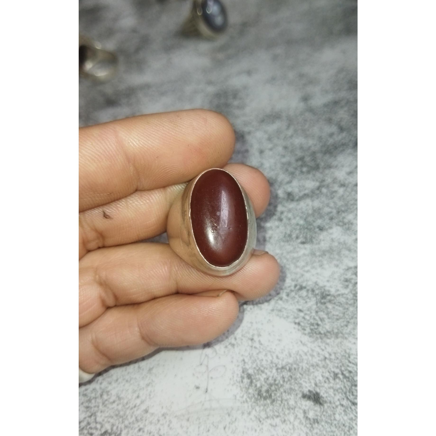 عقیق یمنی کهنه تراش قطعی سنبه دار