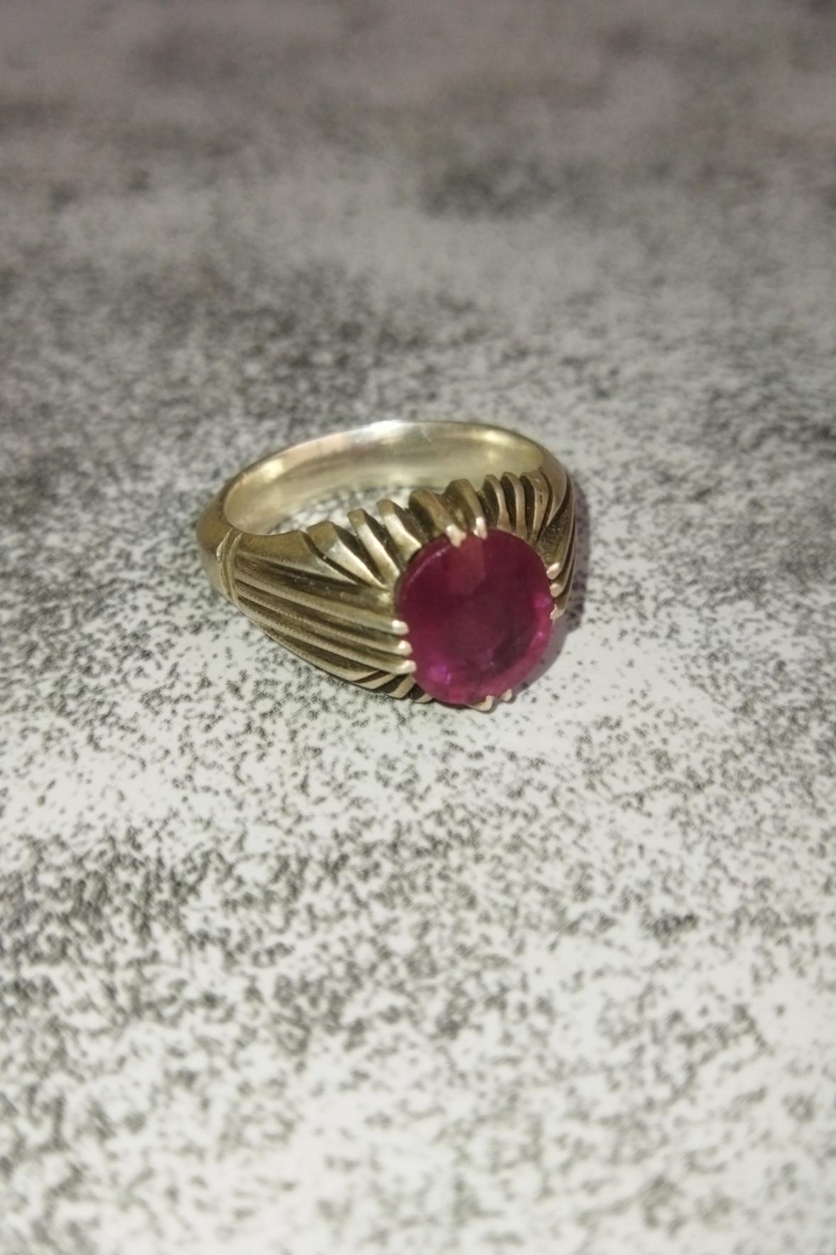 انگشتر یاقوت قرمز آفریقایی